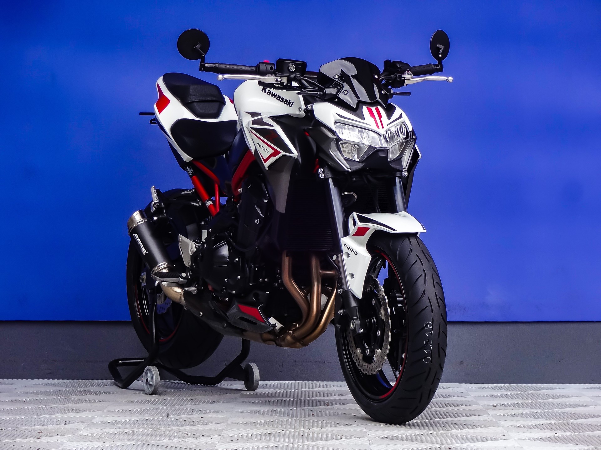 KAWASAKI Z 900 (35kW)-showroom-element-2