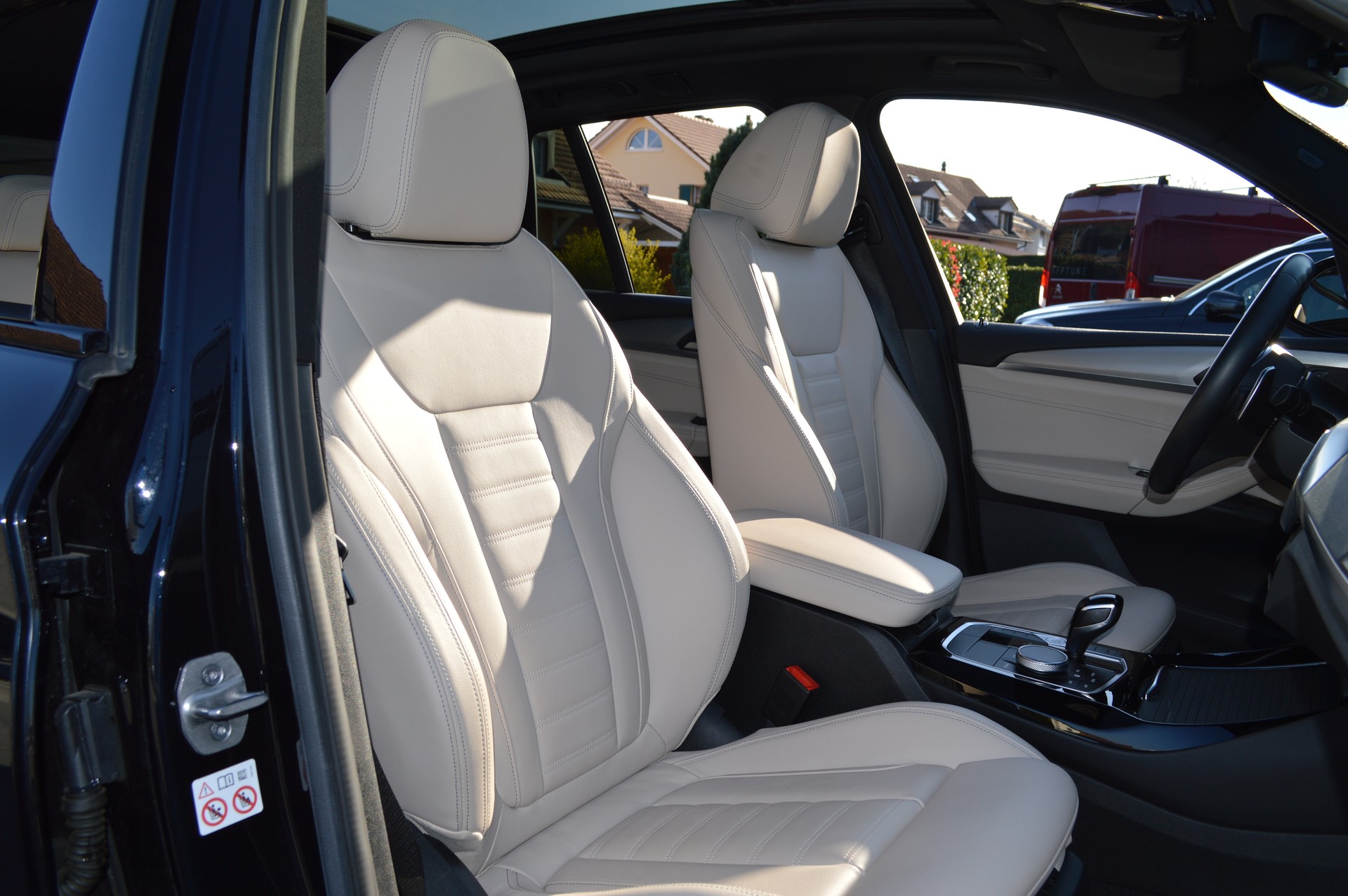BMW X3 xDrive 20i M Sport-image-9