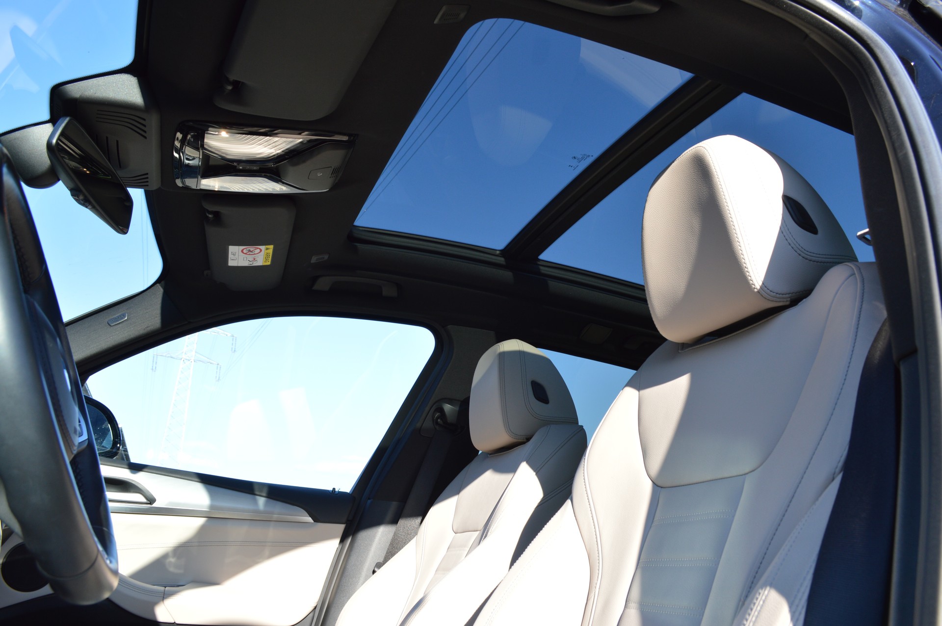 BMW X3 xDrive 20i M Sport-image-12