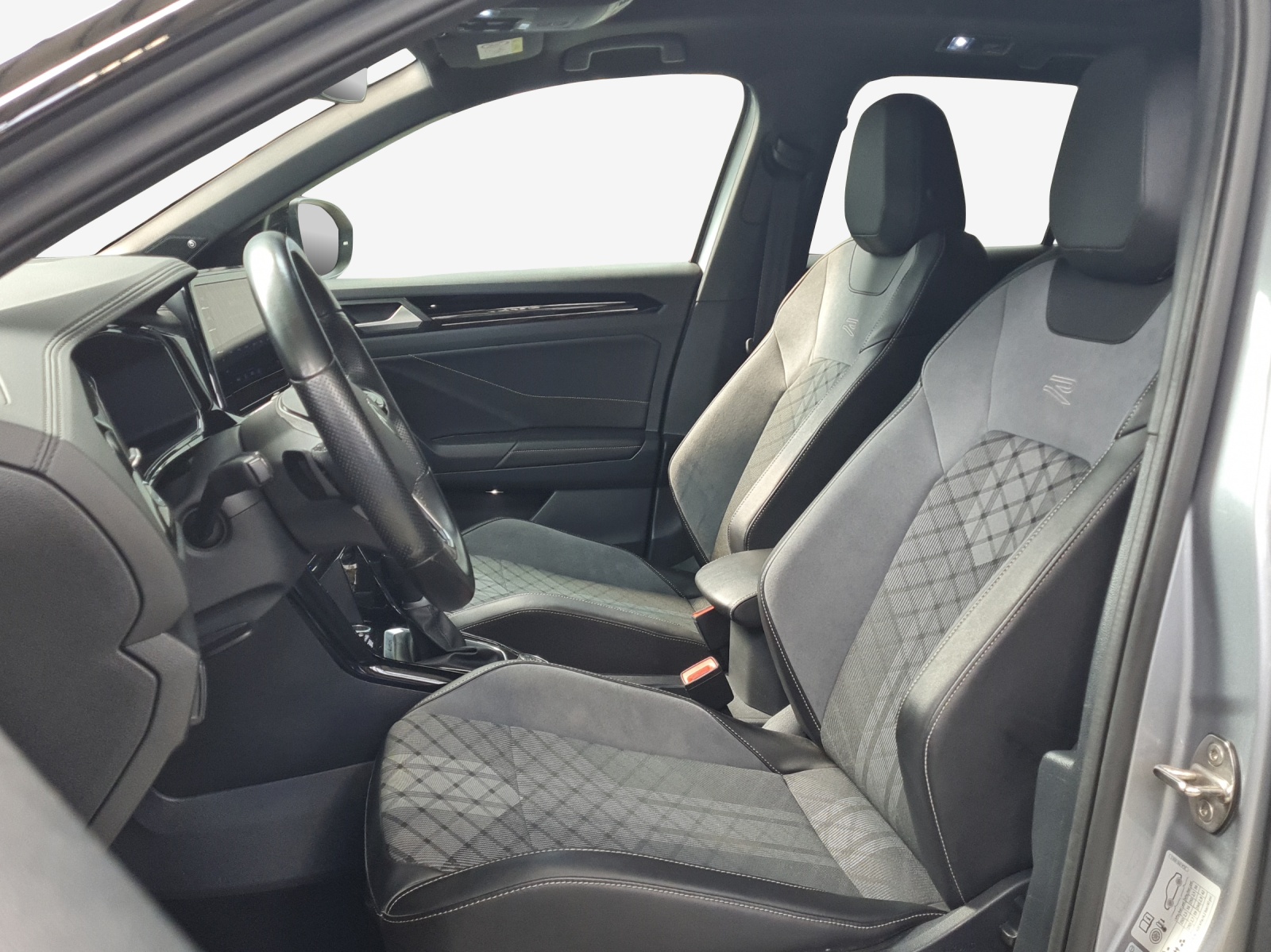 VW T-Roc 2.0 TSI R-Line DSG 4Motion-image-7