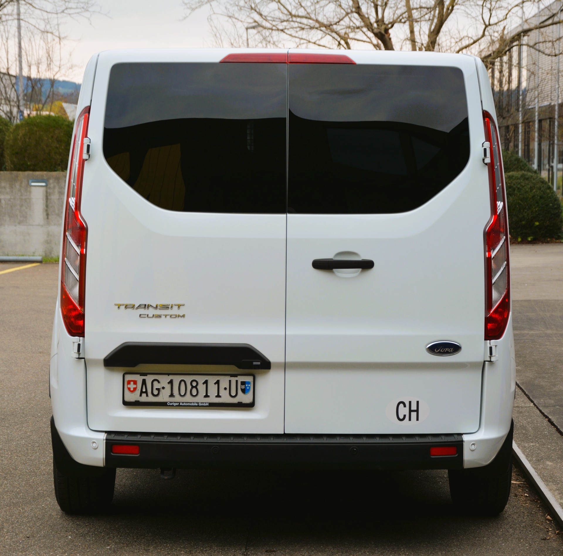 FORD Transit Custom Van 300 L2H1 Trend A-image-3