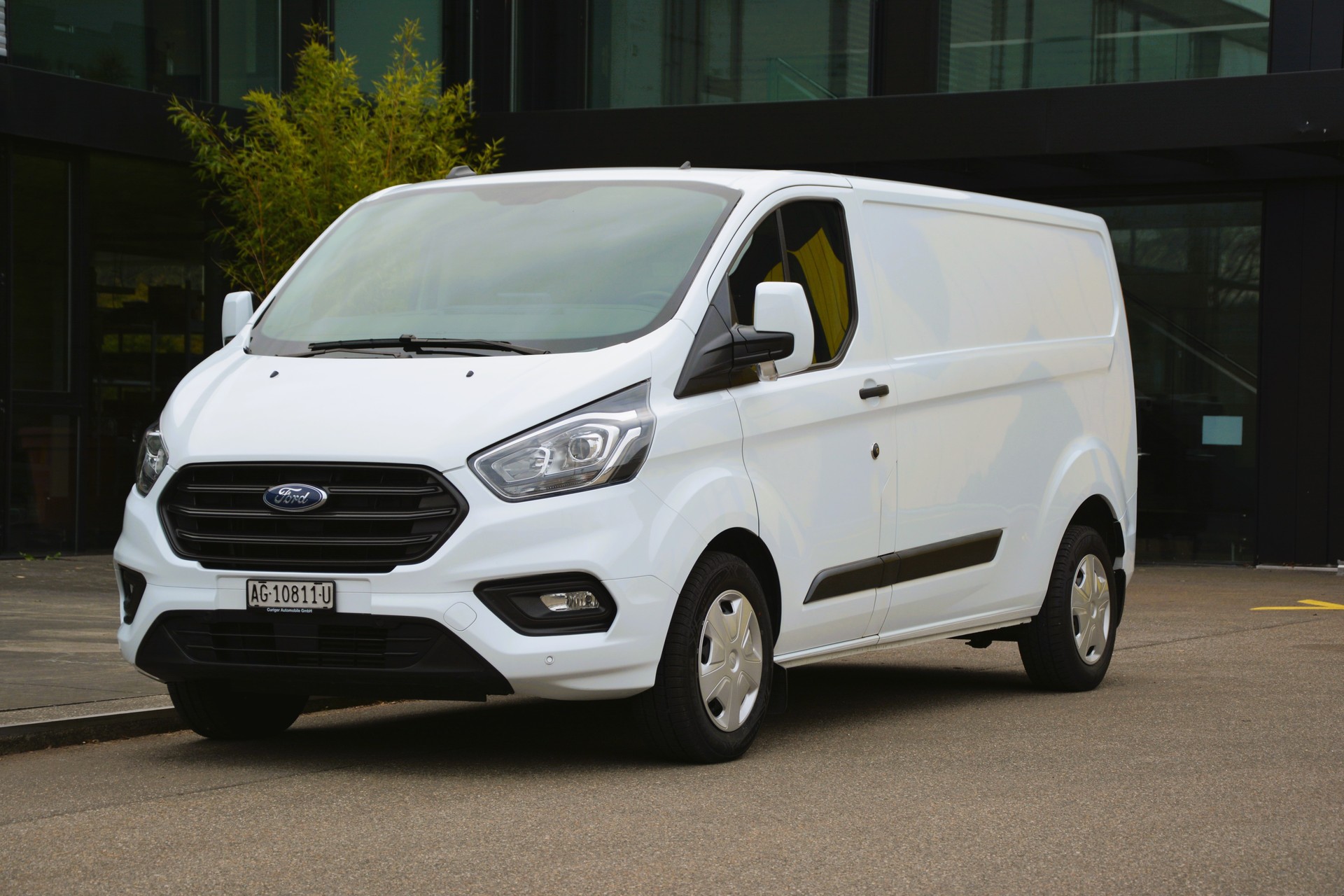 FORD Transit Custom Van 300 L2H1 Trend A-image-6