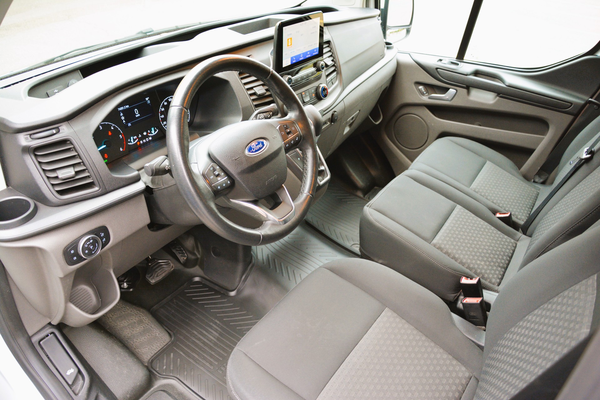 FORD Transit Custom Van 300 L2H1 Trend A-image-8