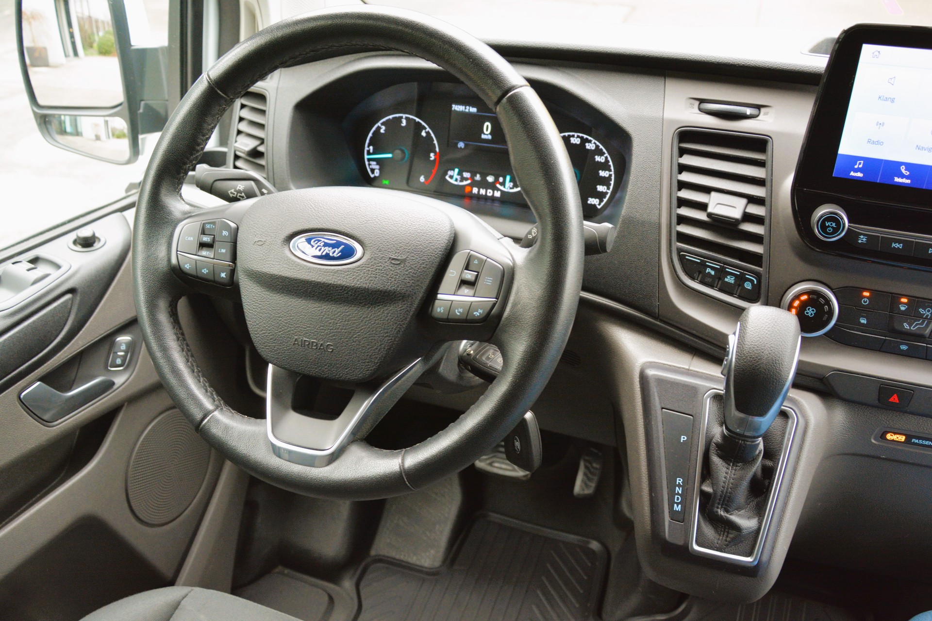 FORD Transit Custom Van 300 L2H1 Trend A-image-9