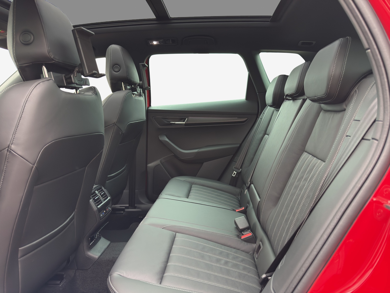 SKODA Karoq 2.0 TSI SportLine 4x4 DSG-image-11