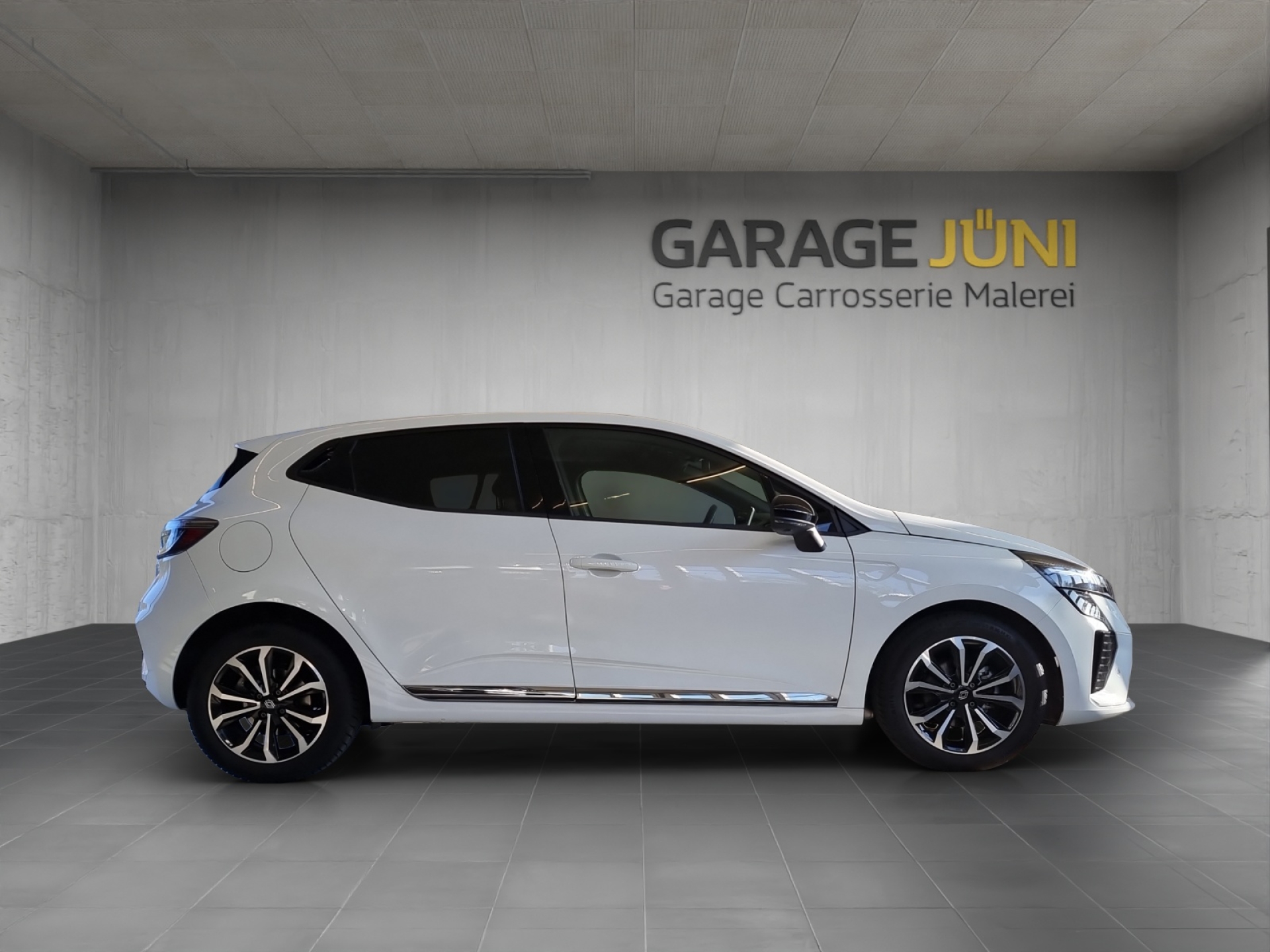 RENAULT Clio 1.0 TCe techno-image-1