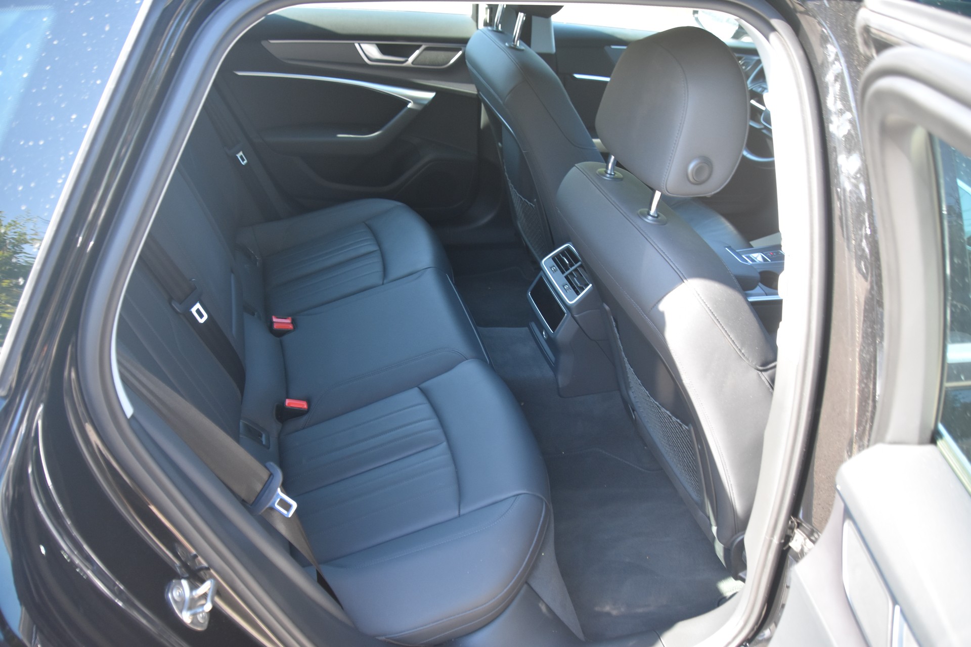AUDI A6 Avant 40 TDI quattro S-tronic-image-12