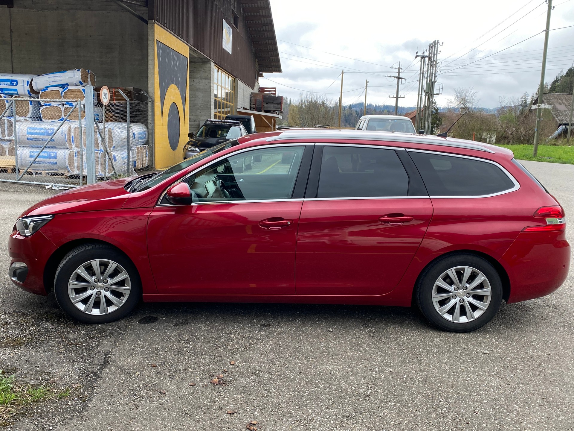 PEUGEOT 308 SW 1.2 THP GT Line-image-3