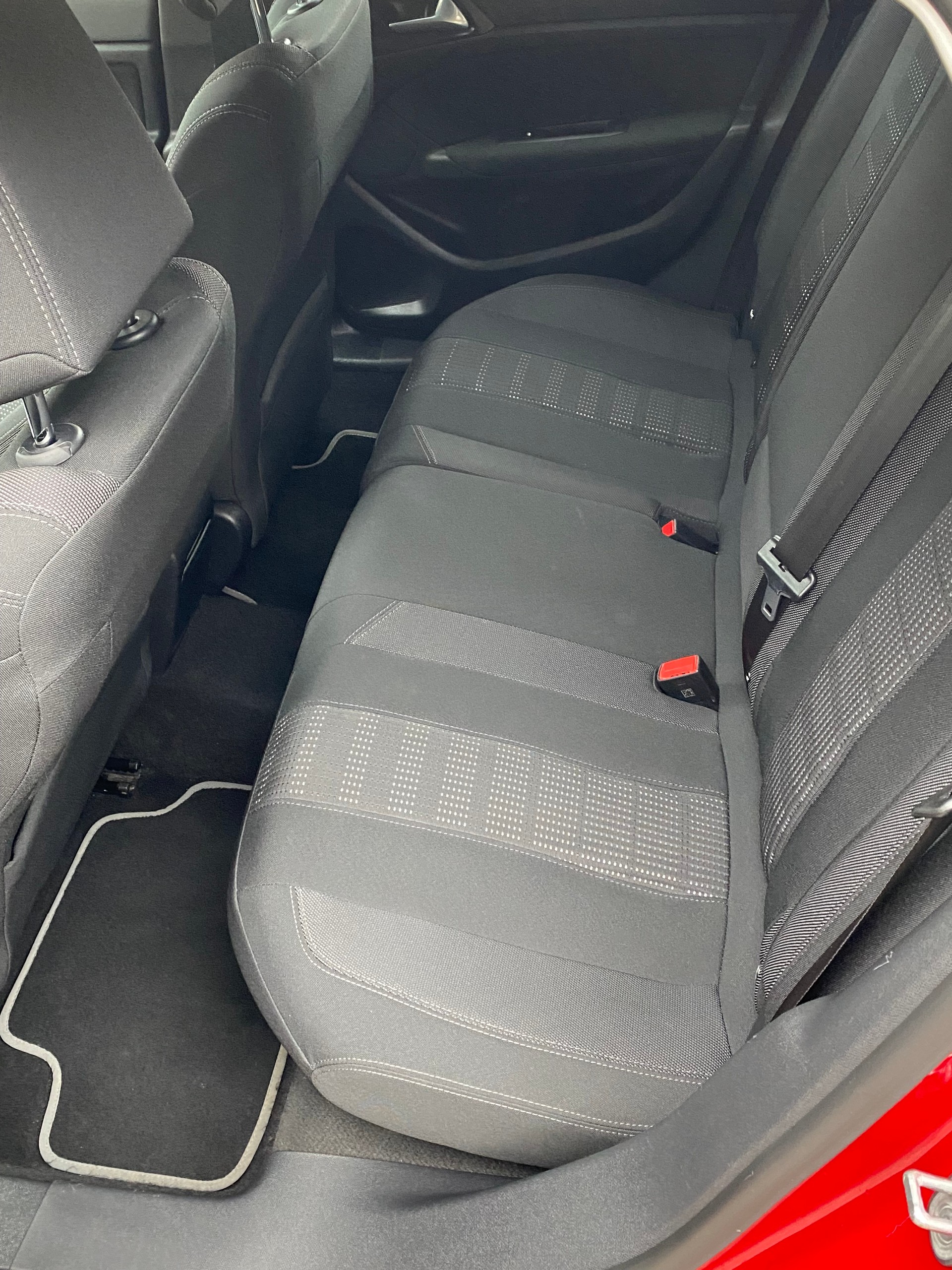 PEUGEOT 308 SW 1.2 THP GT Line-image-7