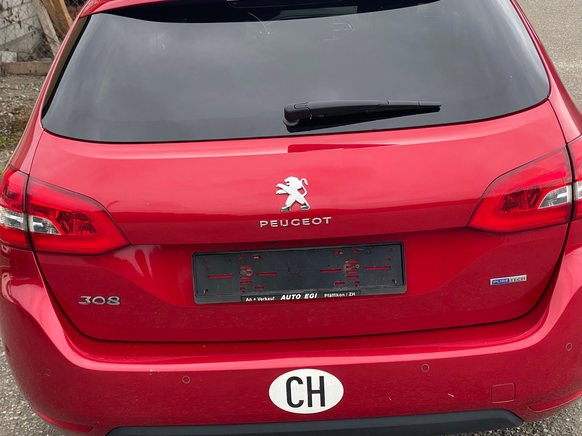 PEUGEOT 308 SW 1.2 THP GT Line-image-2