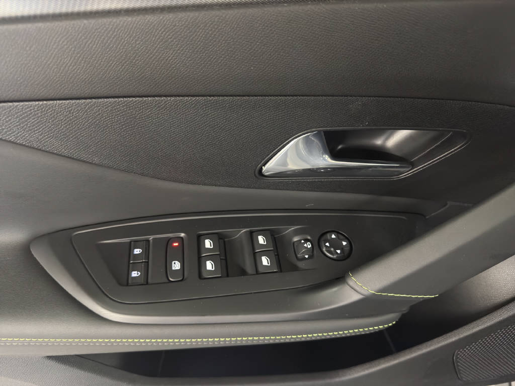 PEUGEOT 308 SW 1.6 PHEV 180 GT-image-5