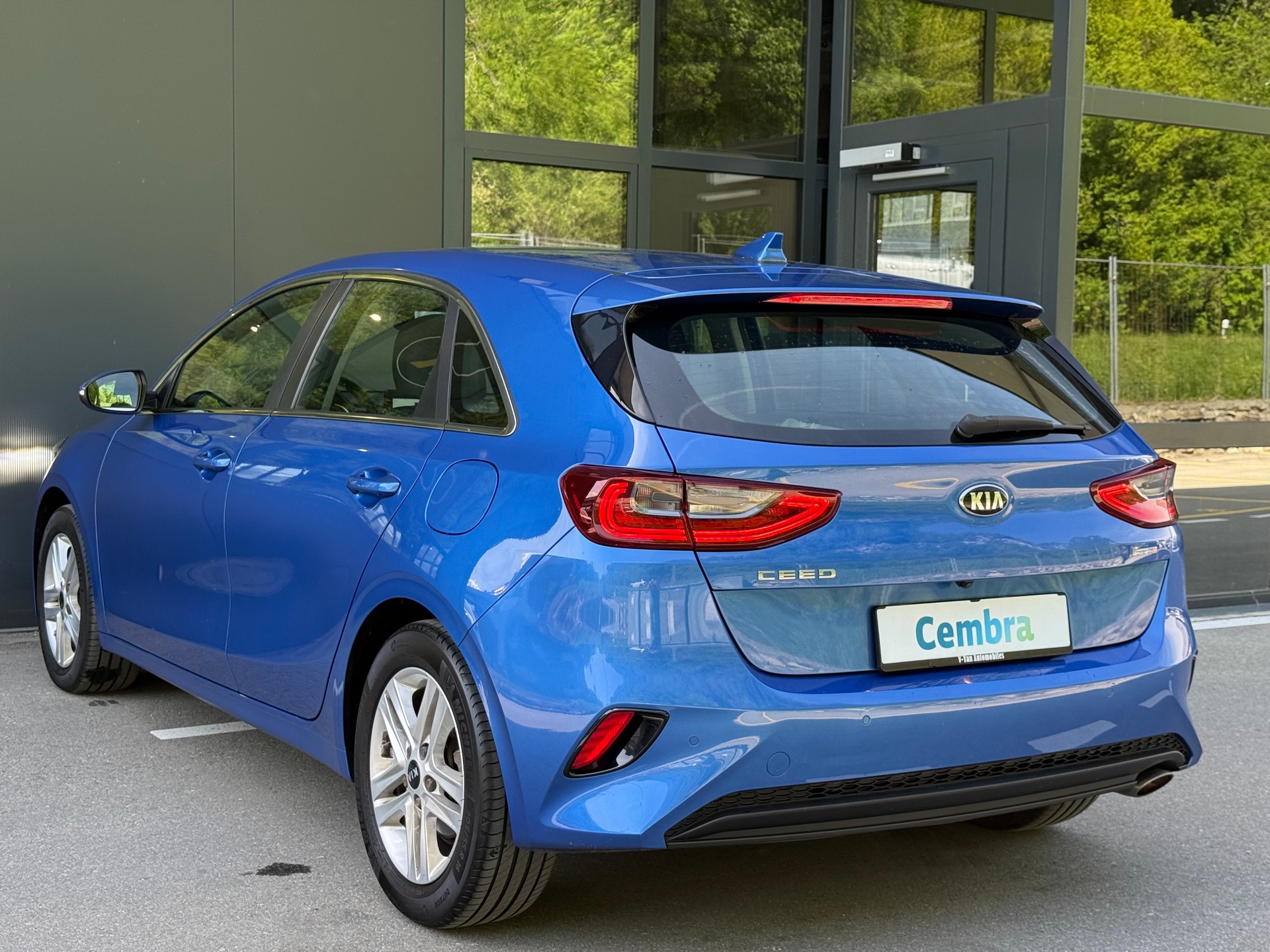 KIA Ceed 1.4 T-GDi Style DCT-showroom-element-3
