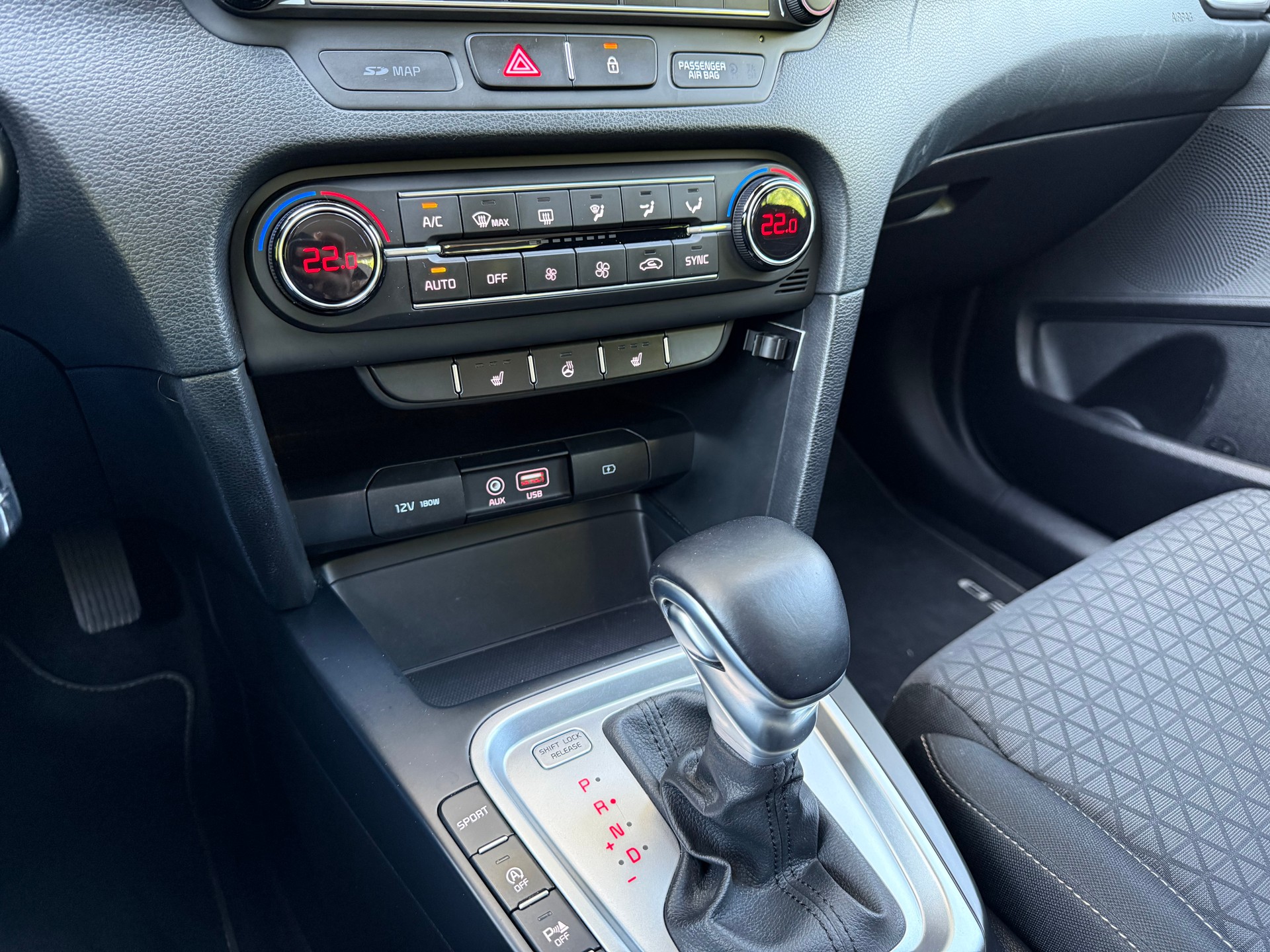 KIA Ceed 1.4 T-GDi Style DCT-image-8