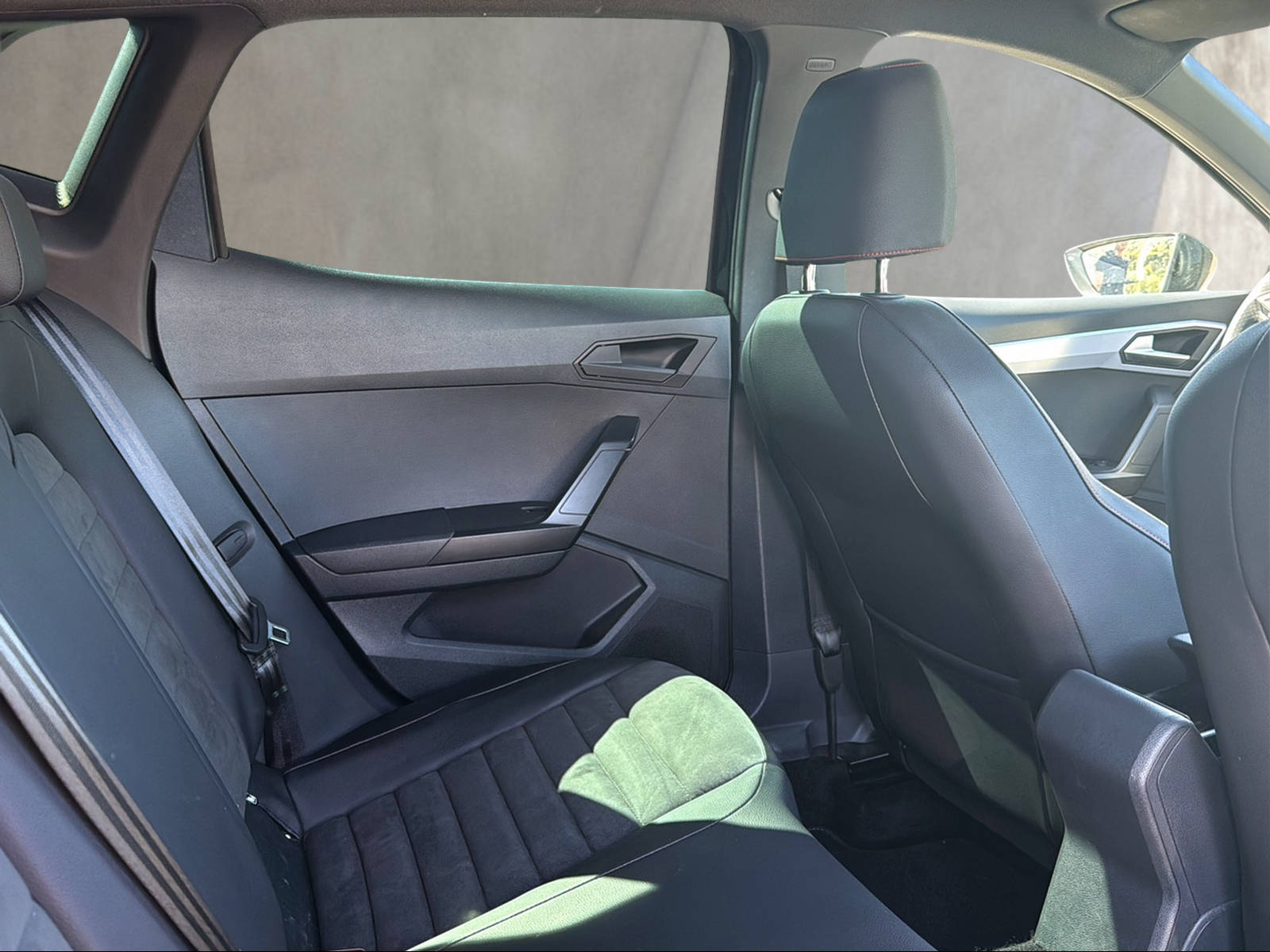 SEAT Ibiza 1.0 EcoTSI Hola FR DSG-image-4