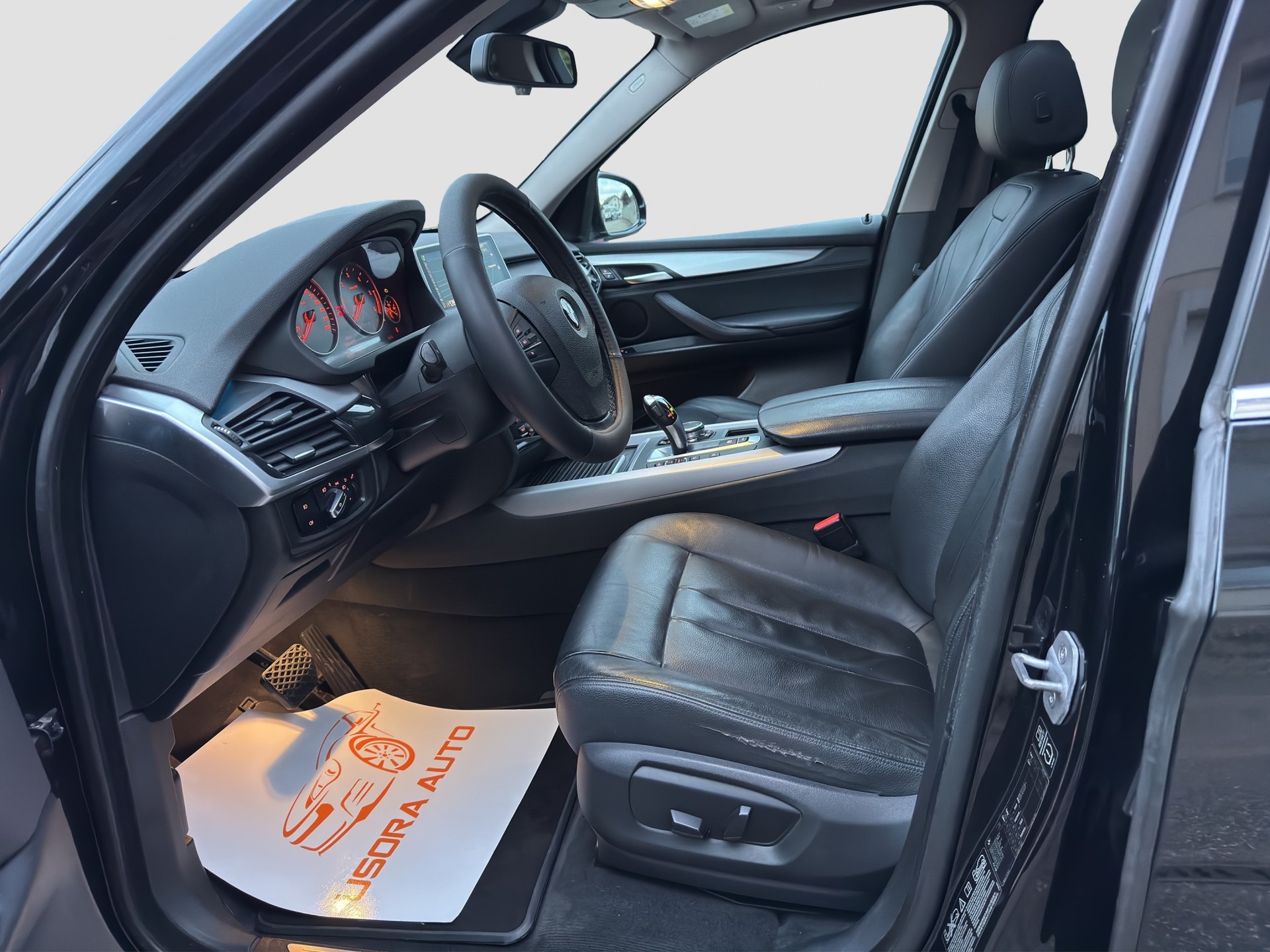 BMW X5 xDrive 25d Steptronic-image-14