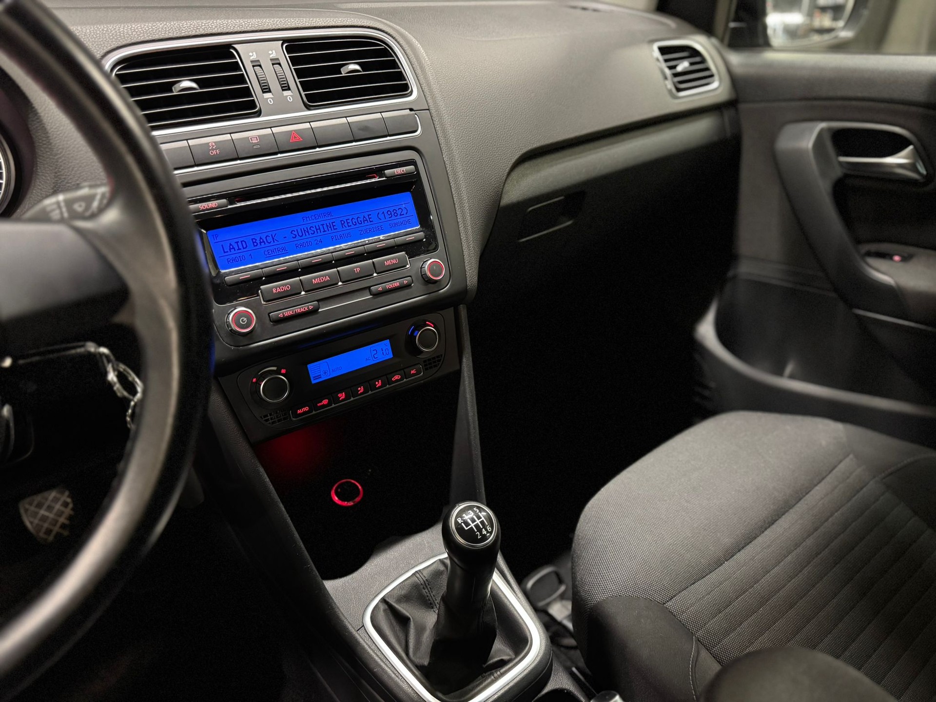 VW Polo 1.2 TSI Comfortline-image-9