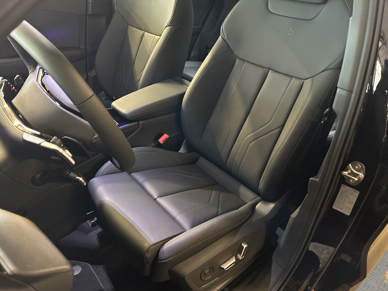 AUDI Q3 SUV TFSI quattro 195 kW S tronic-image-8