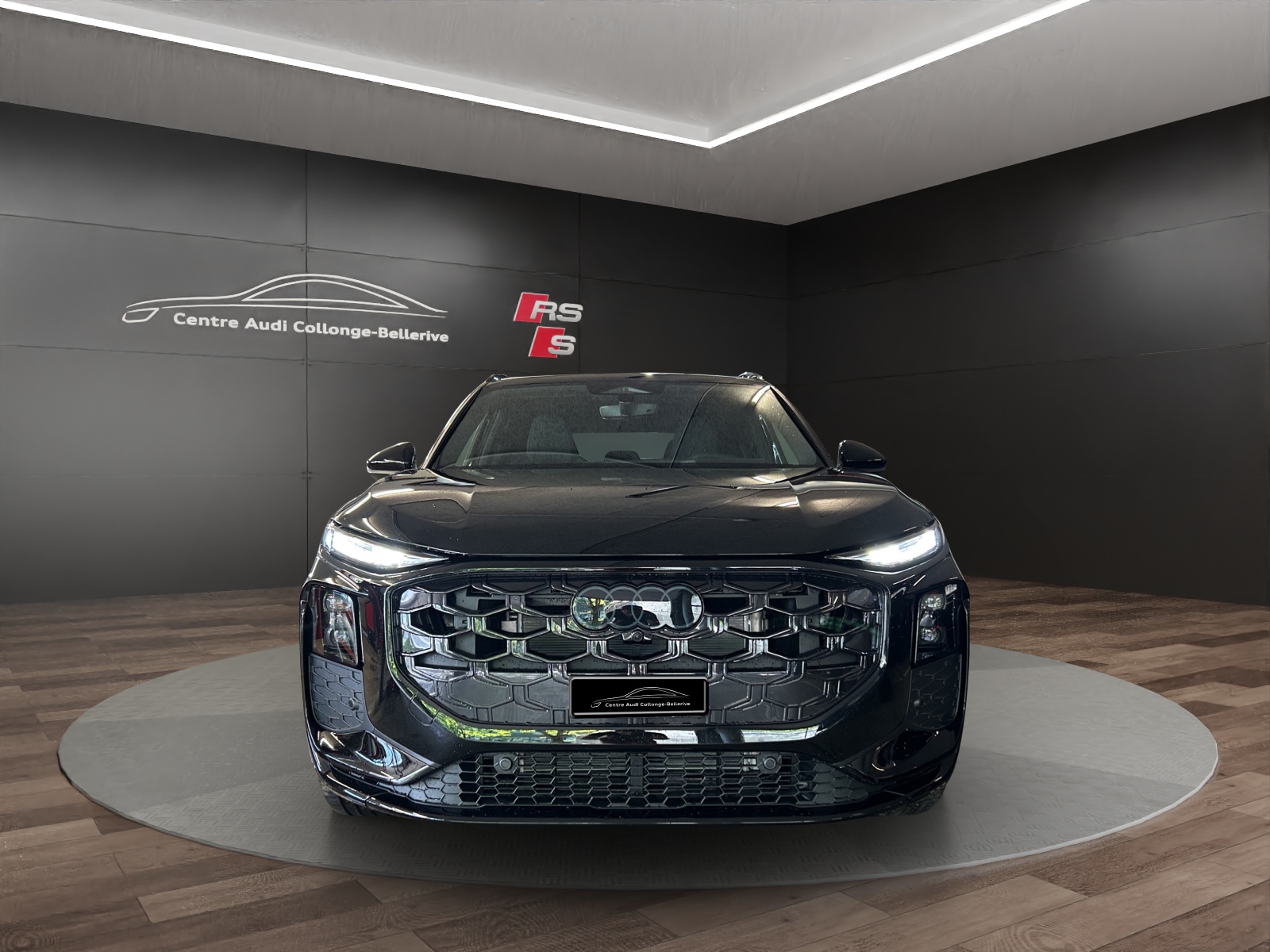 AUDI Q3 SUV TFSI quattro 195 kW S tronic-image-1