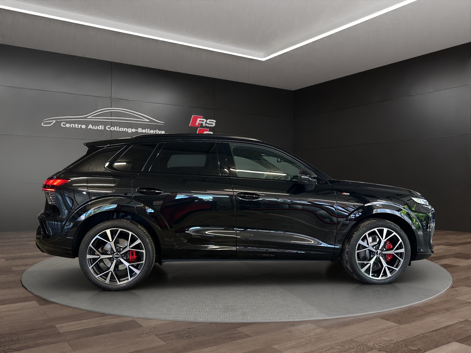 AUDI Q3 SUV TFSI quattro 195 kW S tronic-image-6
