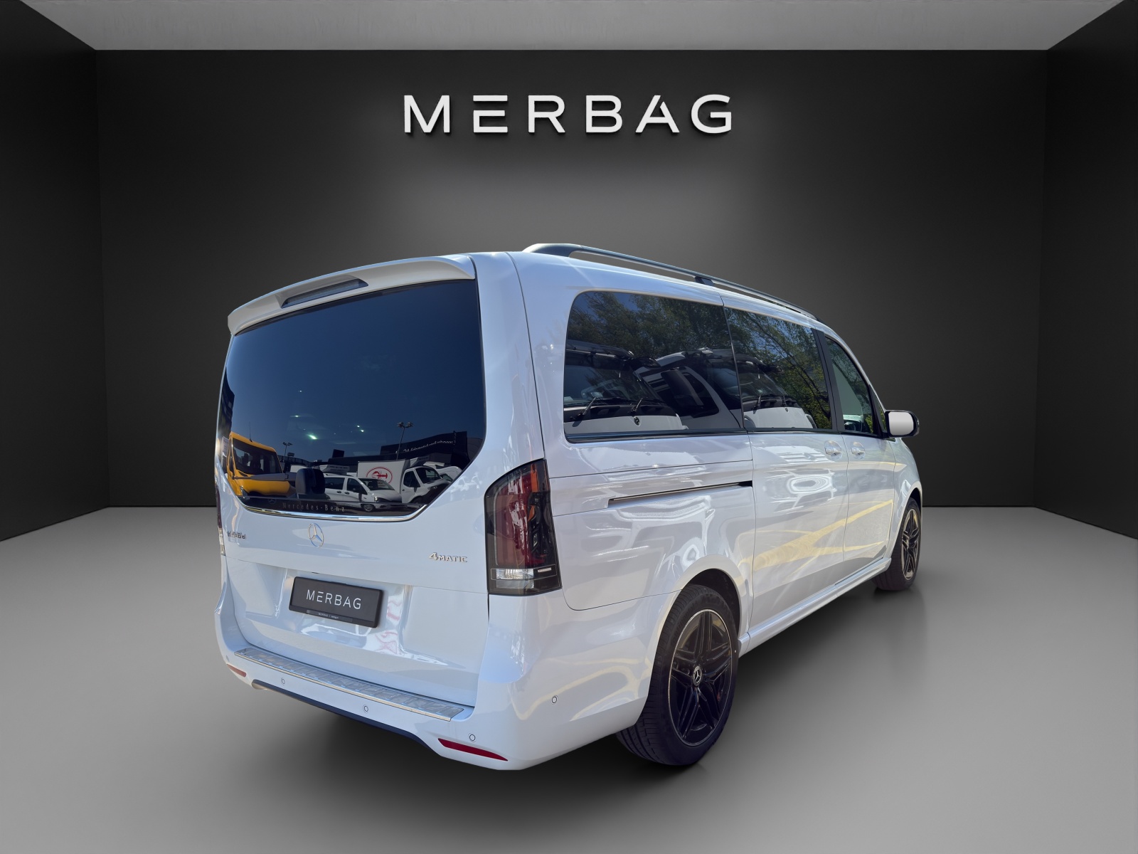 MERCEDES-BENZ V 300 d lang 4Matic Swiss Edition 9G-Tronic-image-2