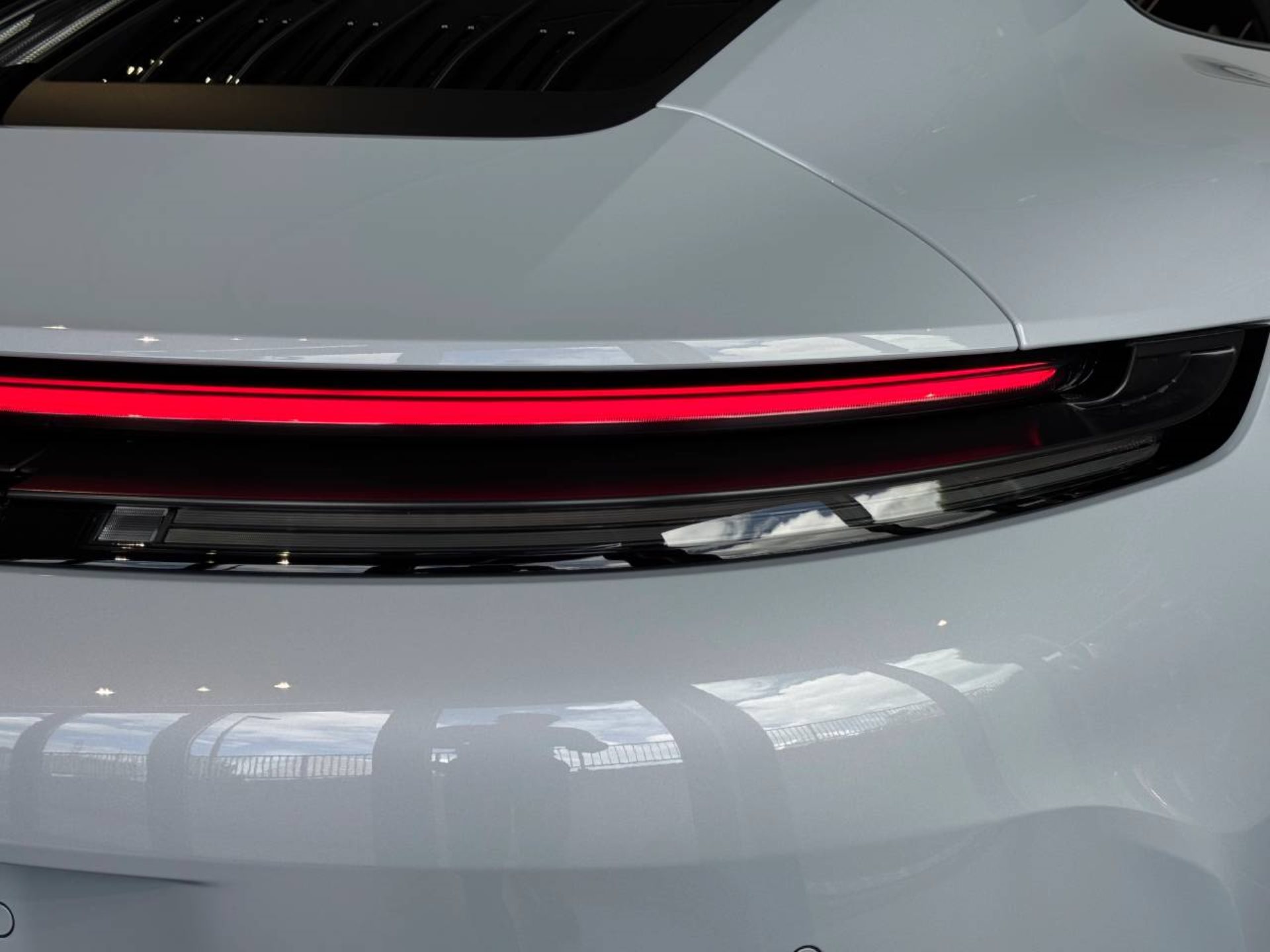 PORSCHE 911 Carrera 4 GTS-image-13