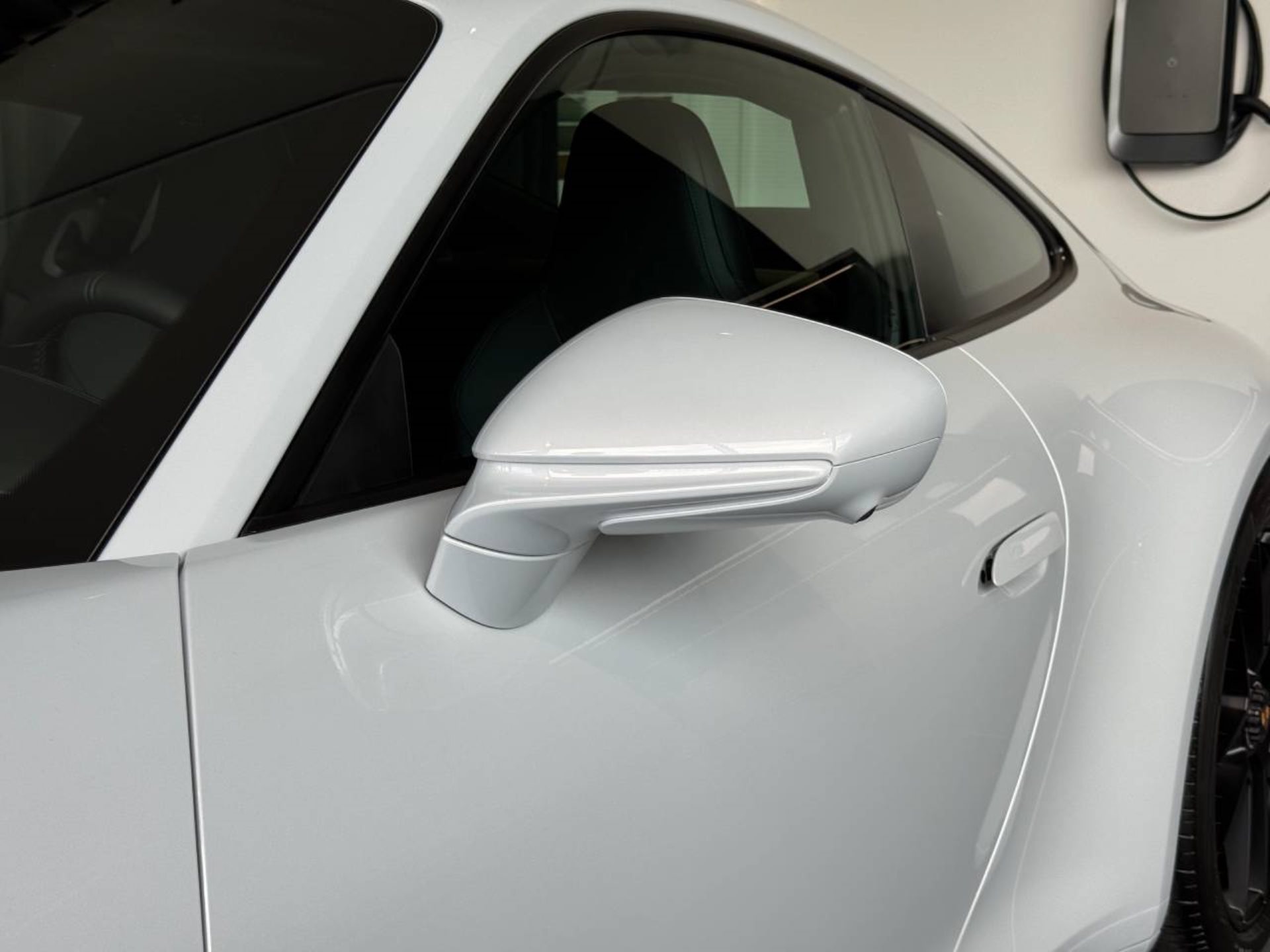 PORSCHE 911 Carrera 4 GTS-image-14