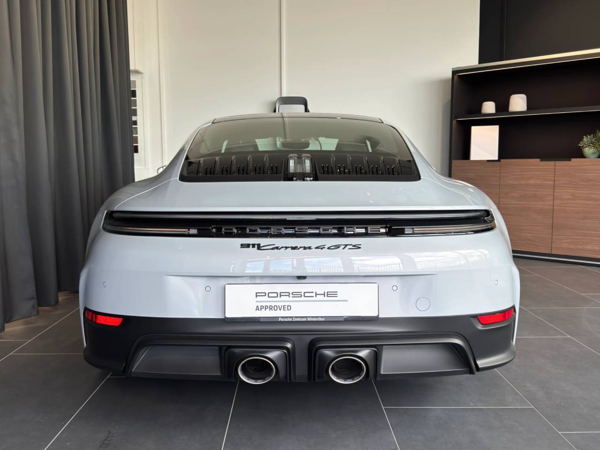 PORSCHE 911 Carrera 4 GTS-image-5