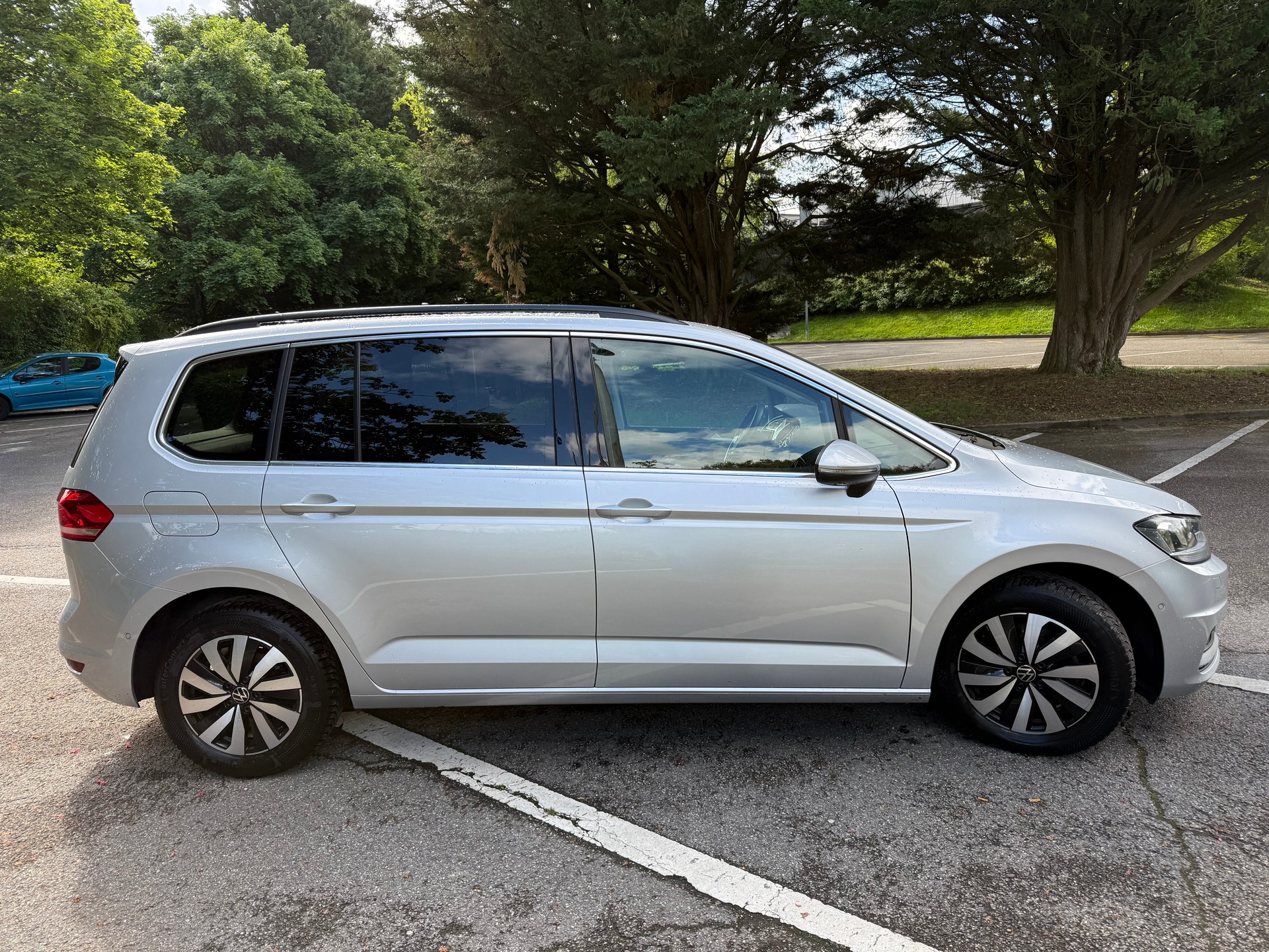 VW Touran 2.0 TDI BlueMotion Technology Comfortline DSG-showroom-element-3