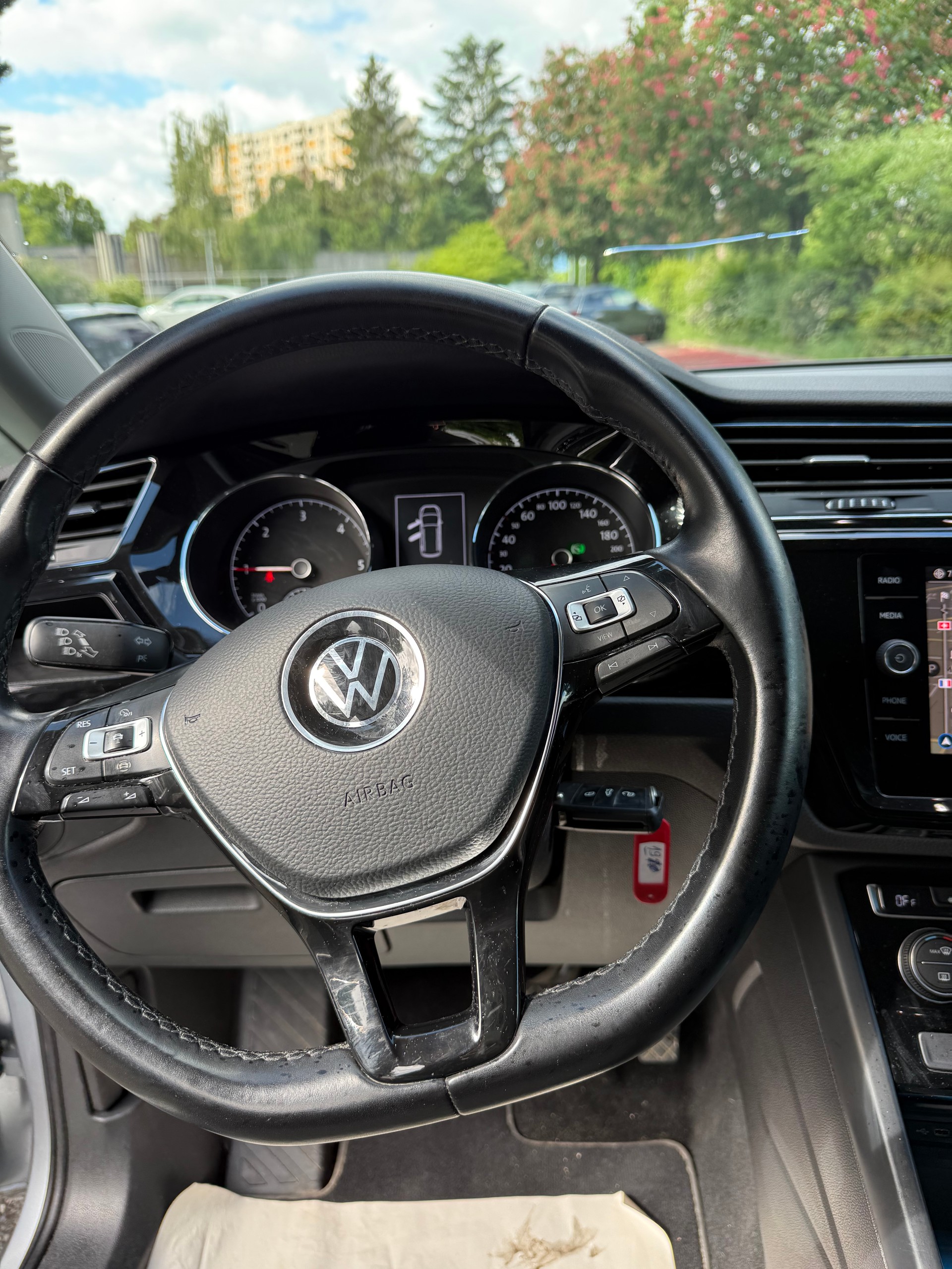 VW Touran 2.0 TDI BlueMotion Technology Comfortline DSG-image-10