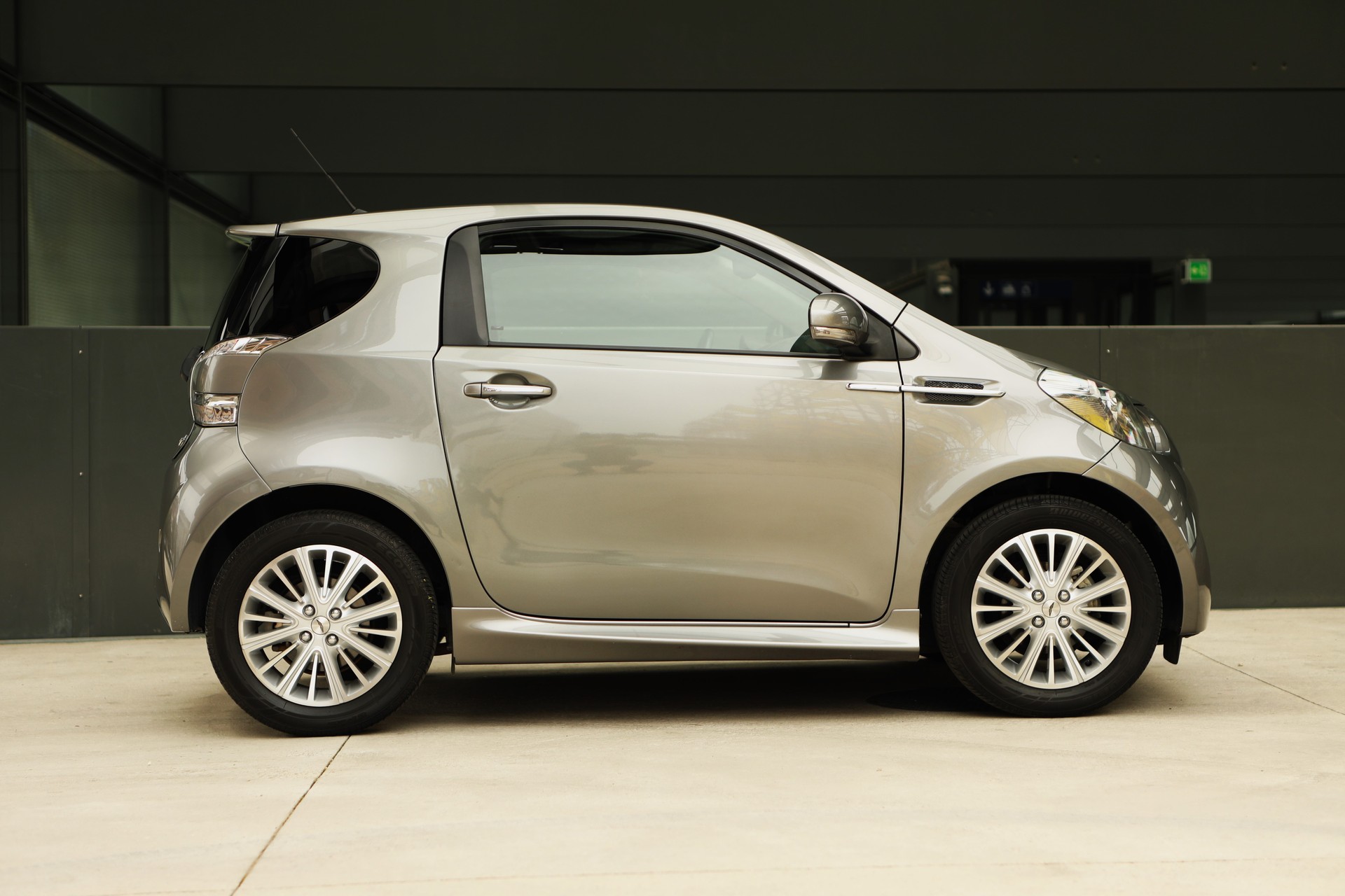 ASTON MARTIN Cygnet 1.33 CVT-image-4