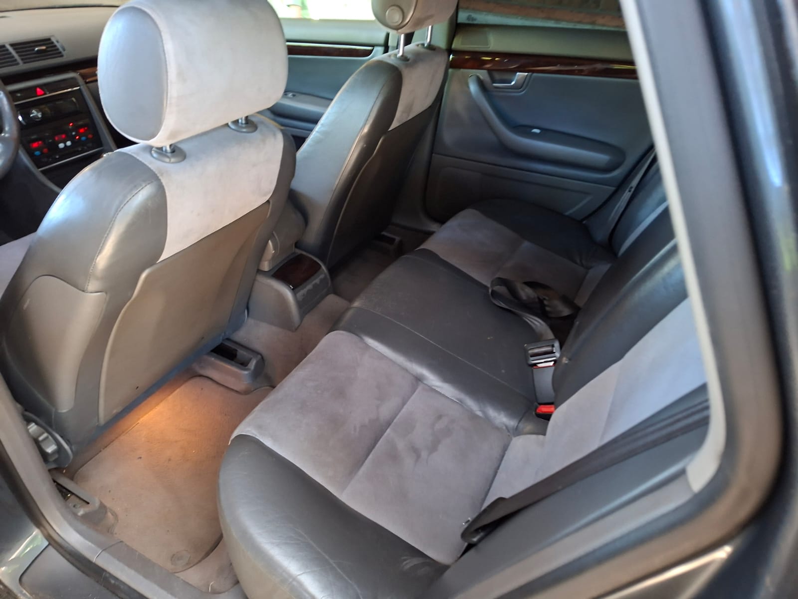 AUDI A4 2.5 TDI quattro trois vehcule a vendre-image-19