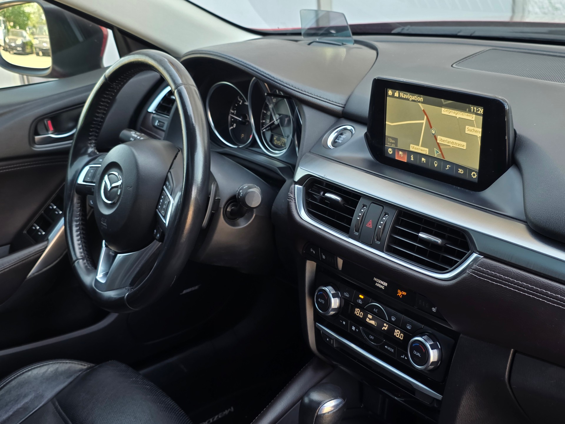 MAZDA 6 SW 2.2 D Revolution AWD Automatic Skyactive-D * CH-Fahrzeug *-image-19
