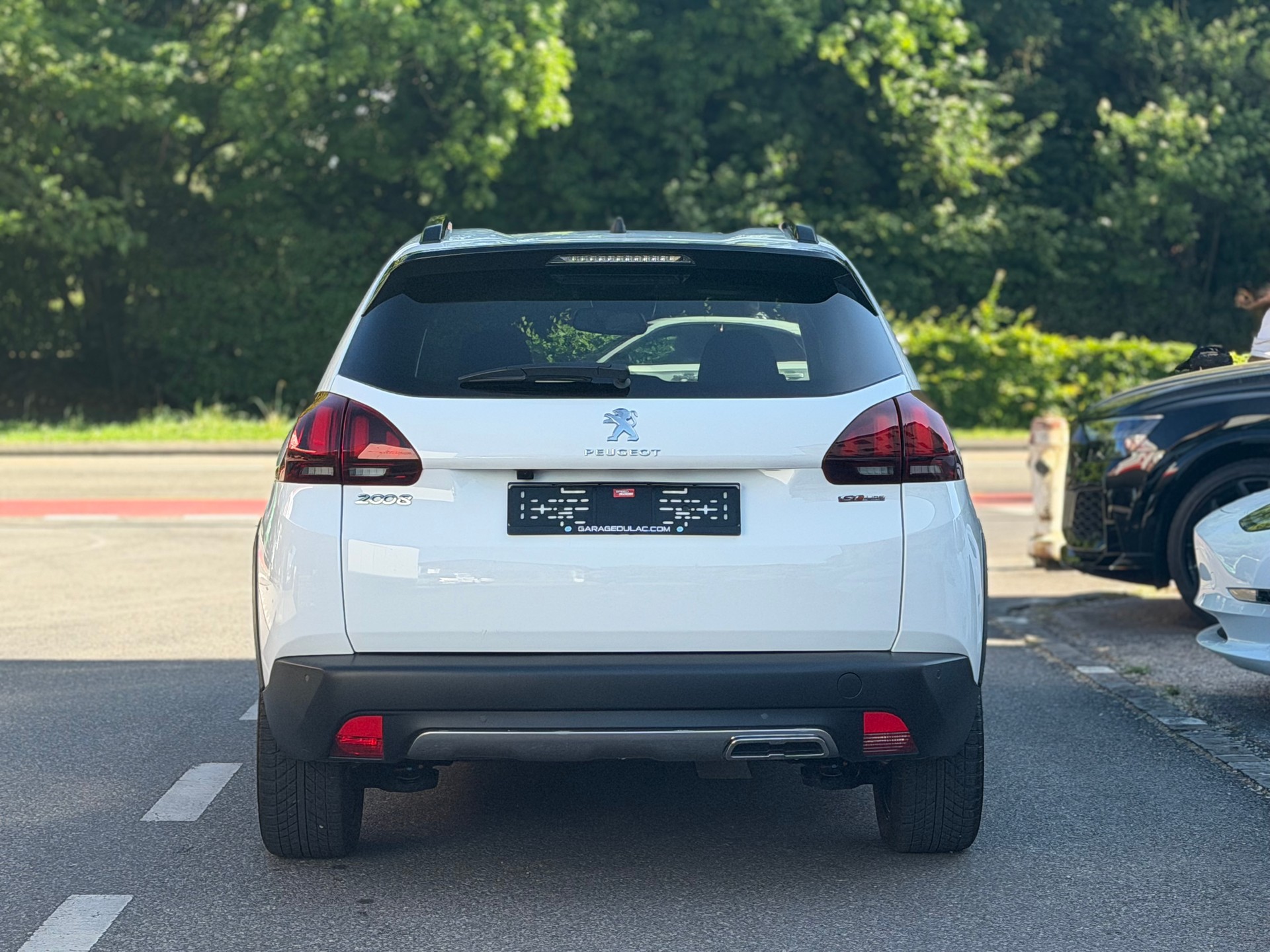 PEUGEOT 2008 1.2 PureTech GT Line-image-5