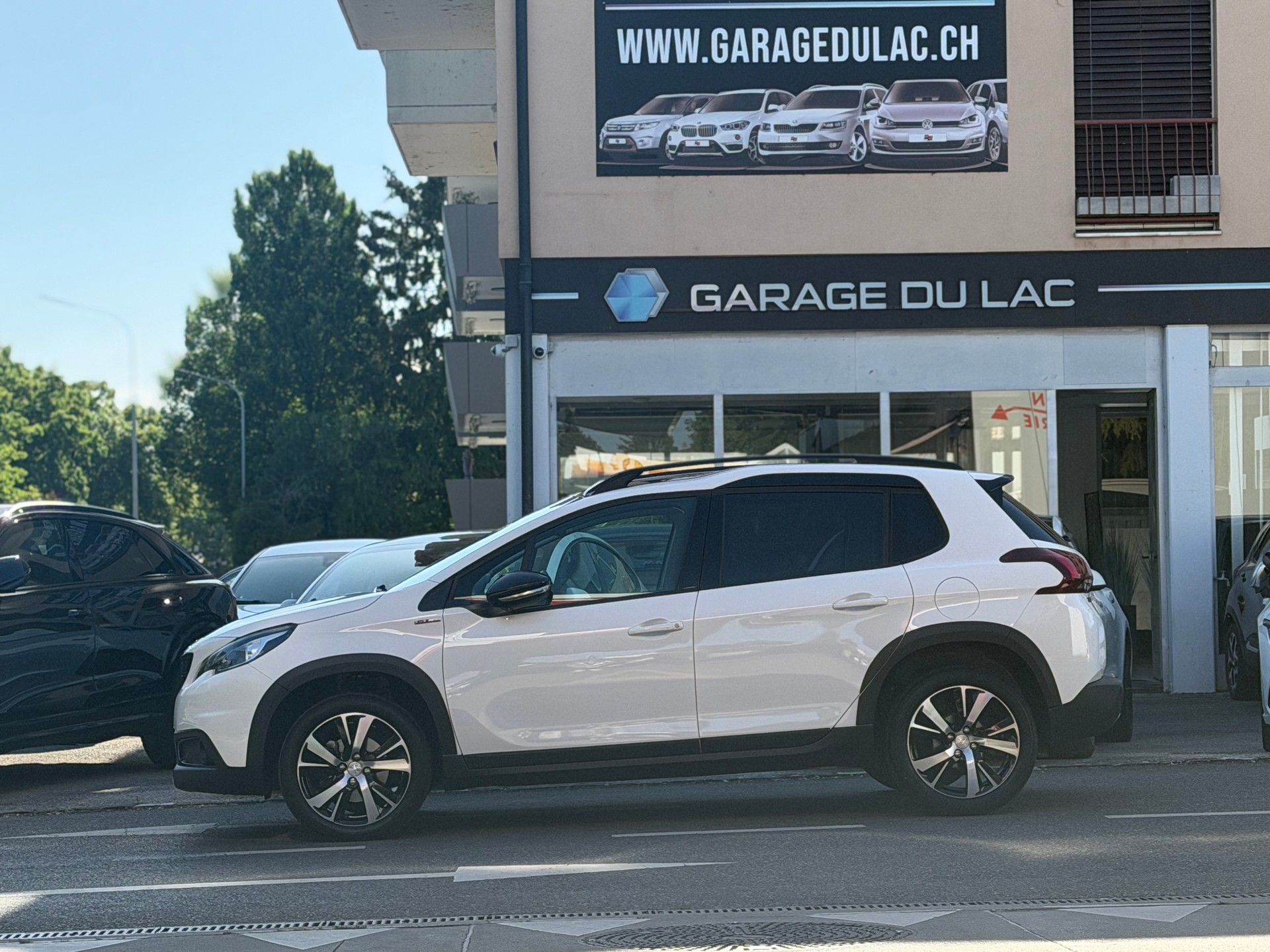PEUGEOT 2008 1.2 PureTech GT Line-showroom-element-3