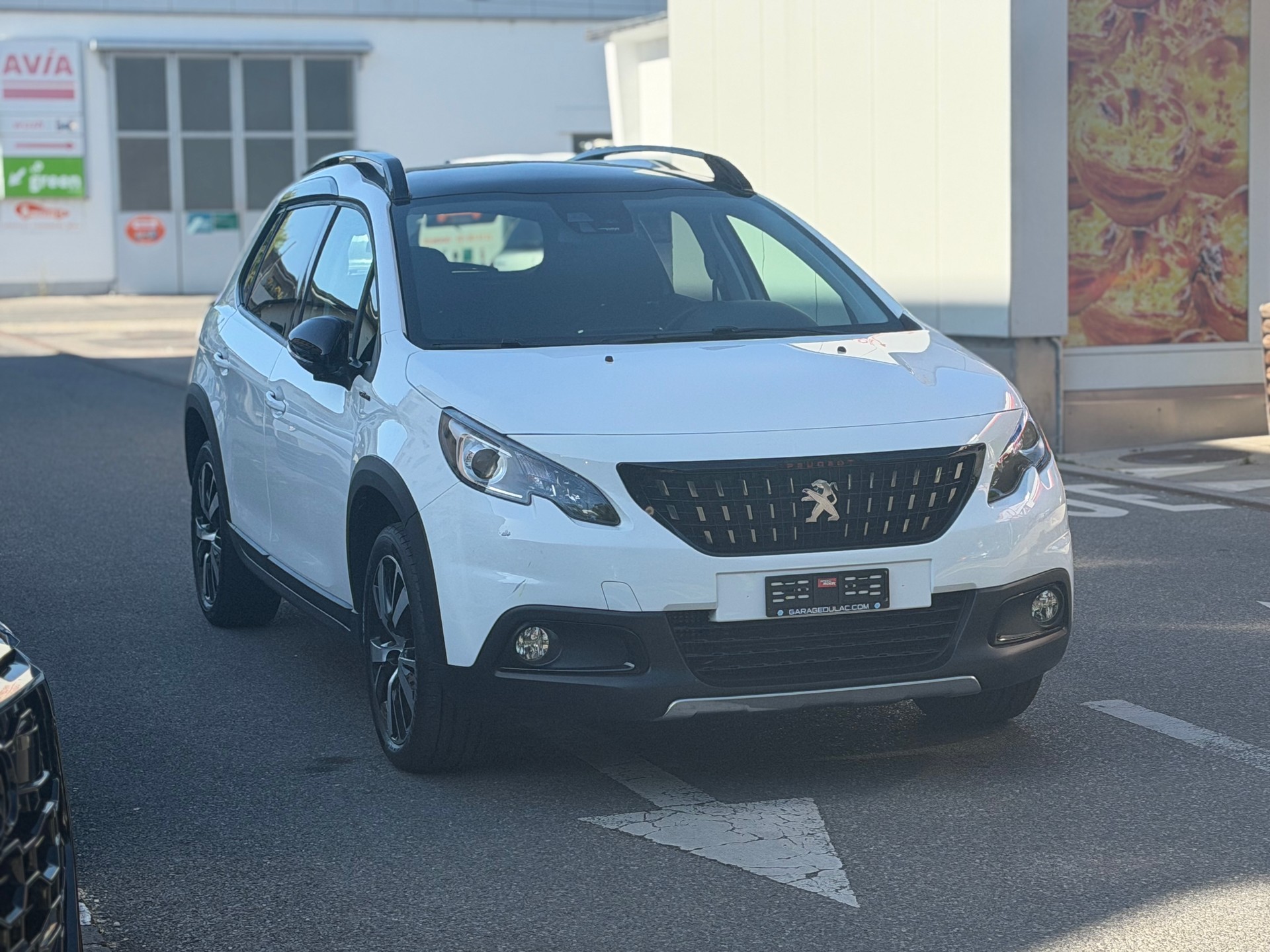 PEUGEOT 2008 1.2 PureTech GT Line-showroom-element-2