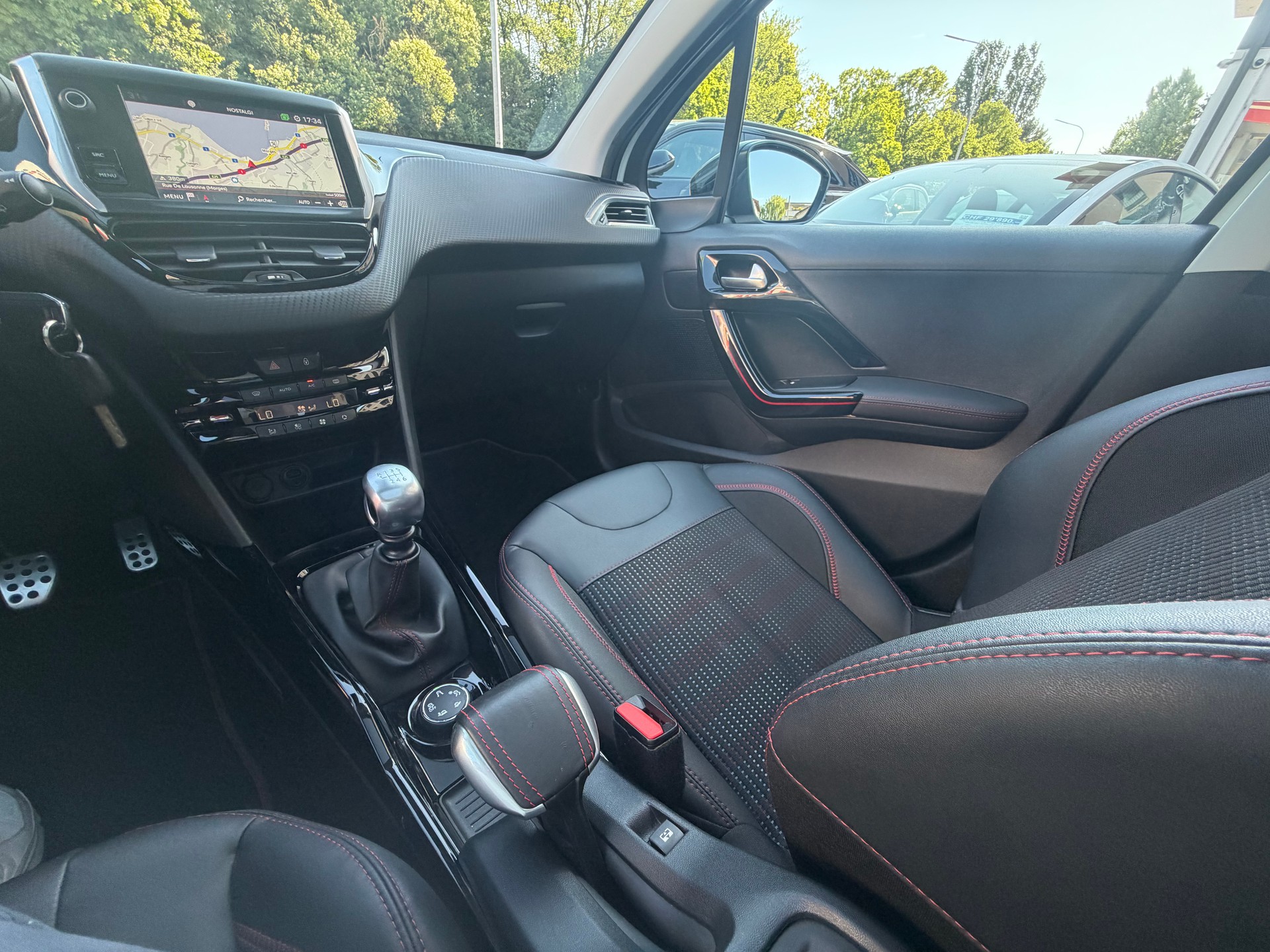 PEUGEOT 2008 1.2 PureTech GT Line-image-20