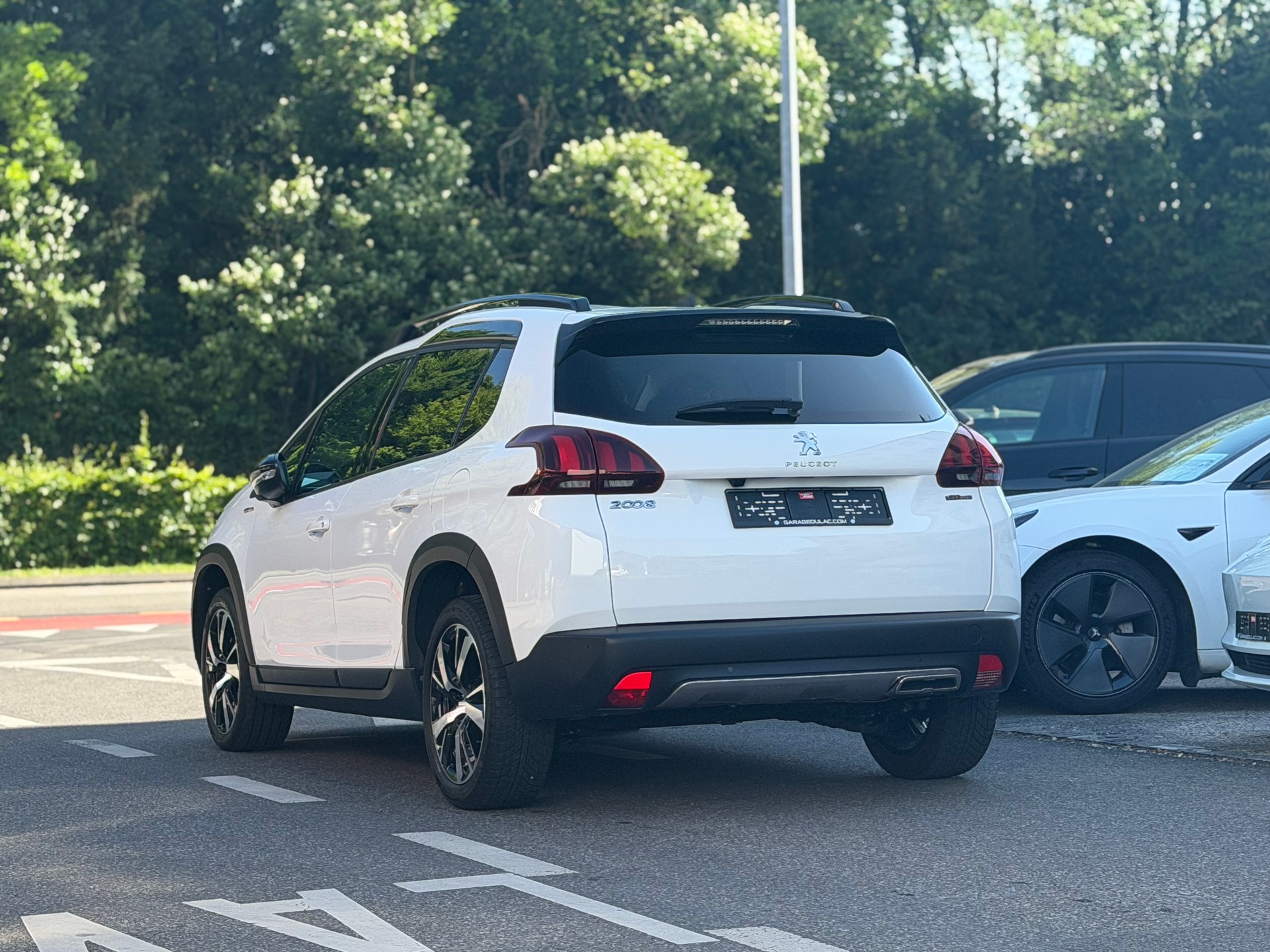 PEUGEOT 2008 1.2 PureTech GT Line-image-4