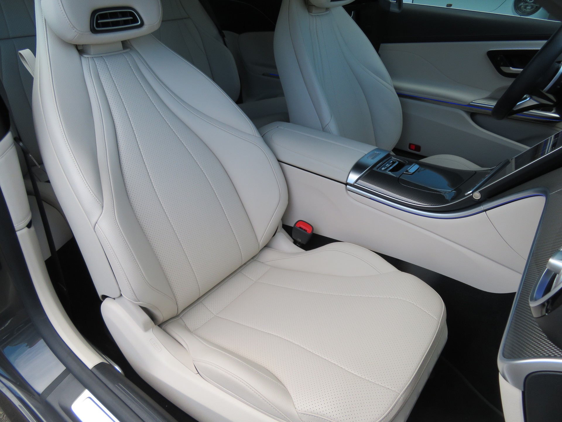 MERCEDES-BENZ CLE 200 Cabrio 4Matic 9G-Tronic-image-15