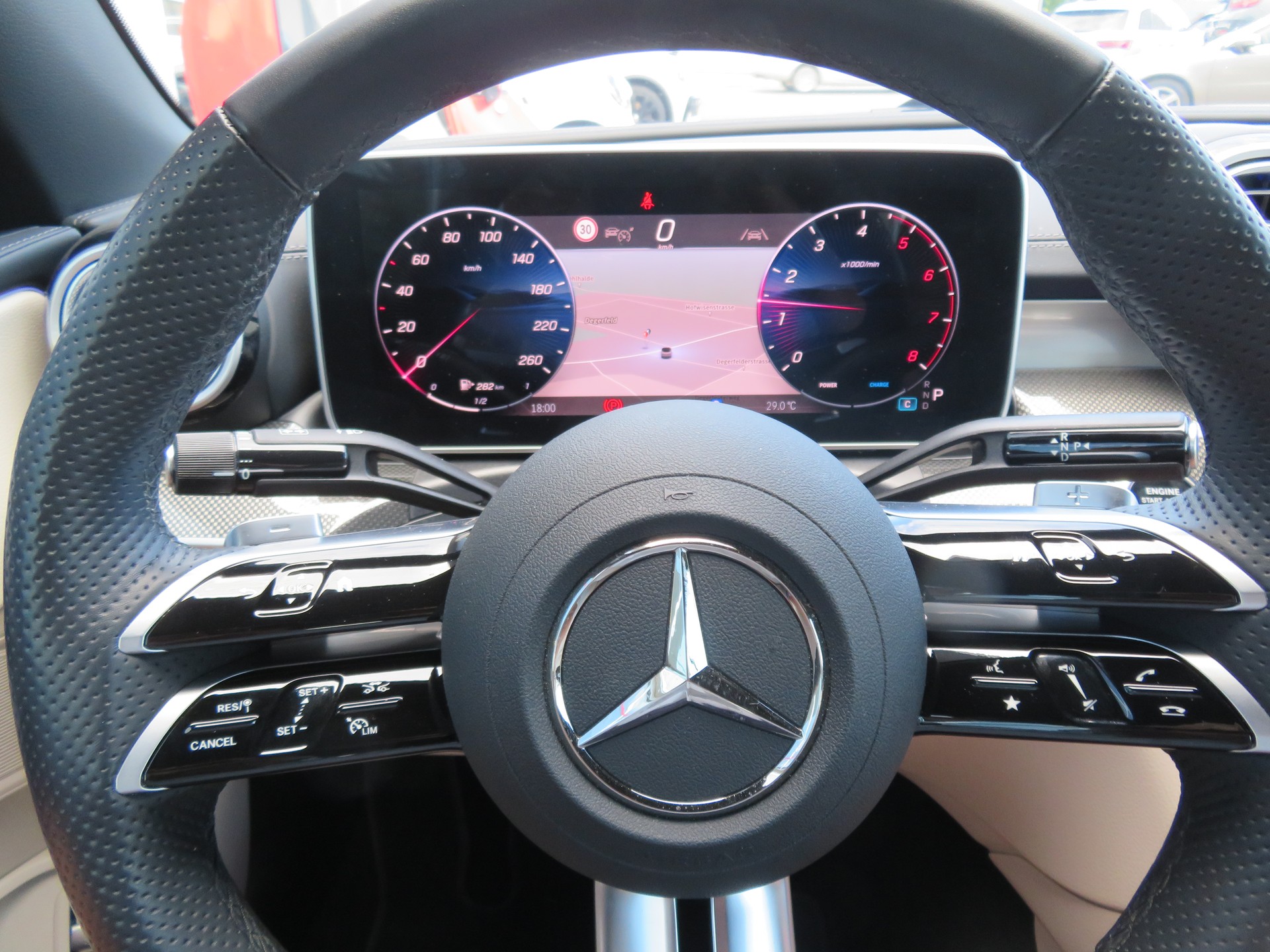MERCEDES-BENZ CLE 200 Cabrio 4Matic 9G-Tronic-image-9