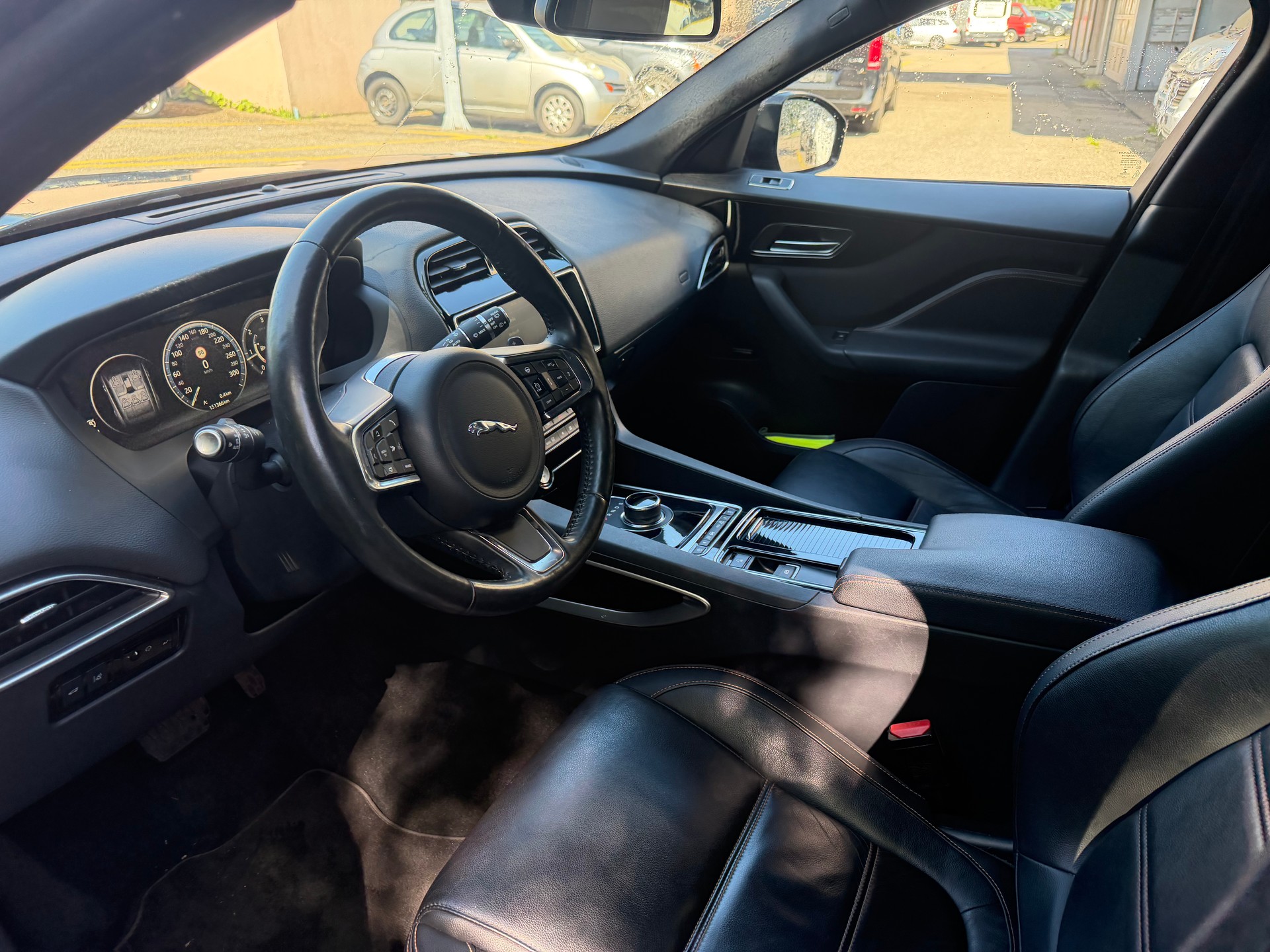 JAGUAR F-Pace 25d Portfolio AWD Automatik-image-8