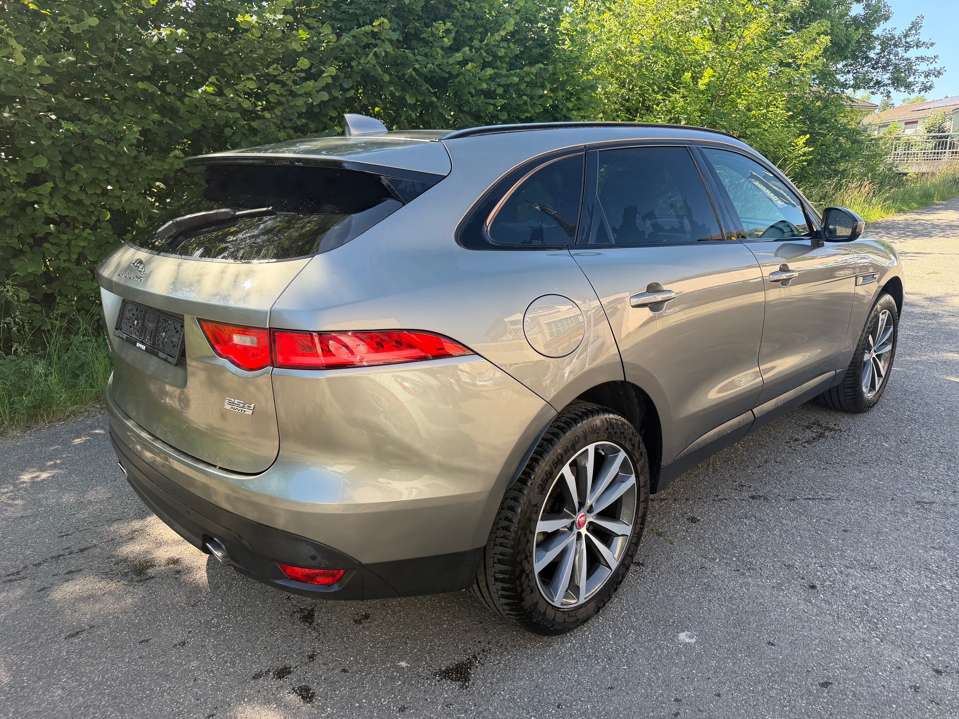 JAGUAR F-Pace 25d Portfolio AWD Automatik-image-3