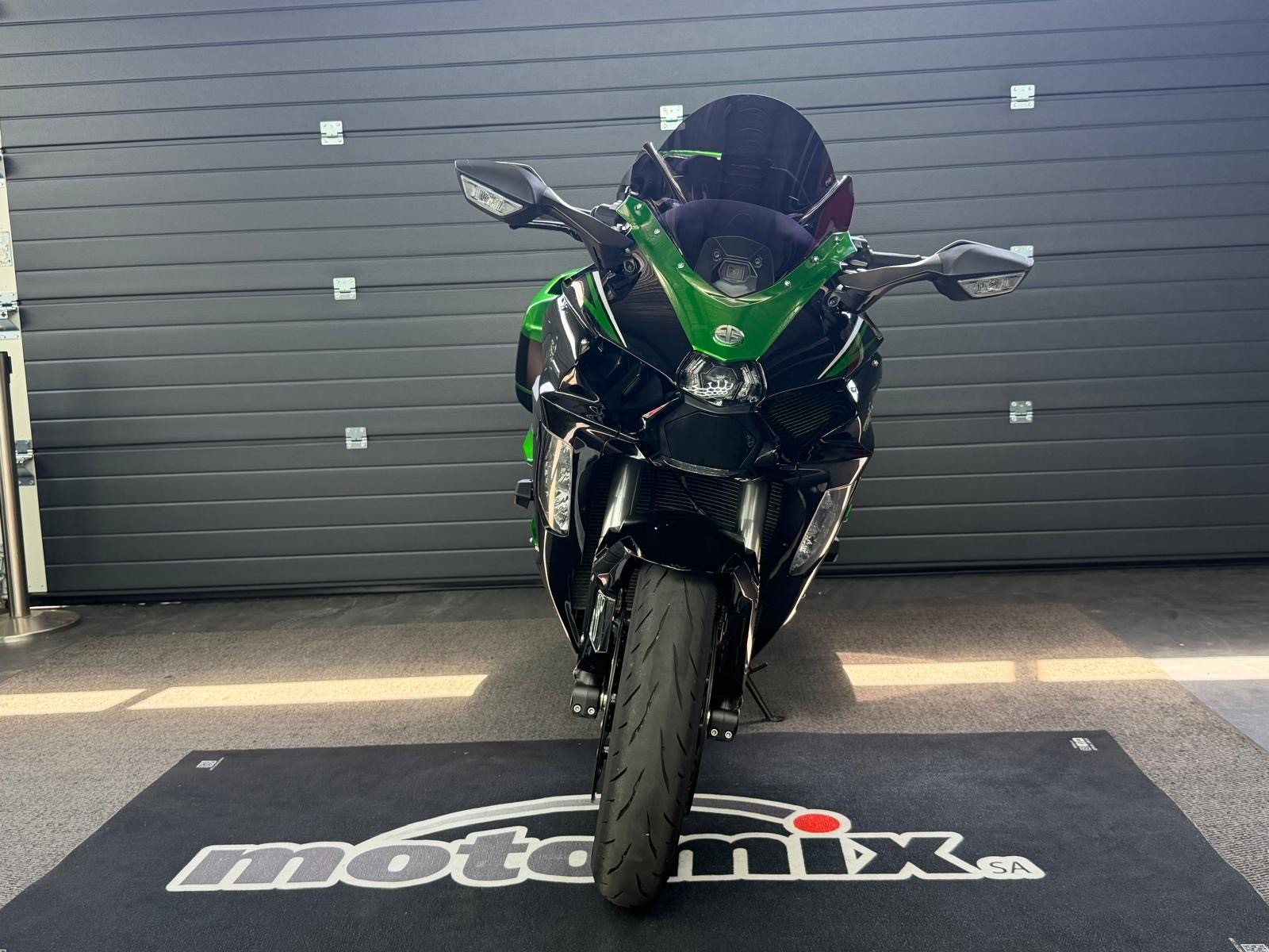 KAWASAKI Ninja H2 SX SE Performance Tourer-showroom-element-1