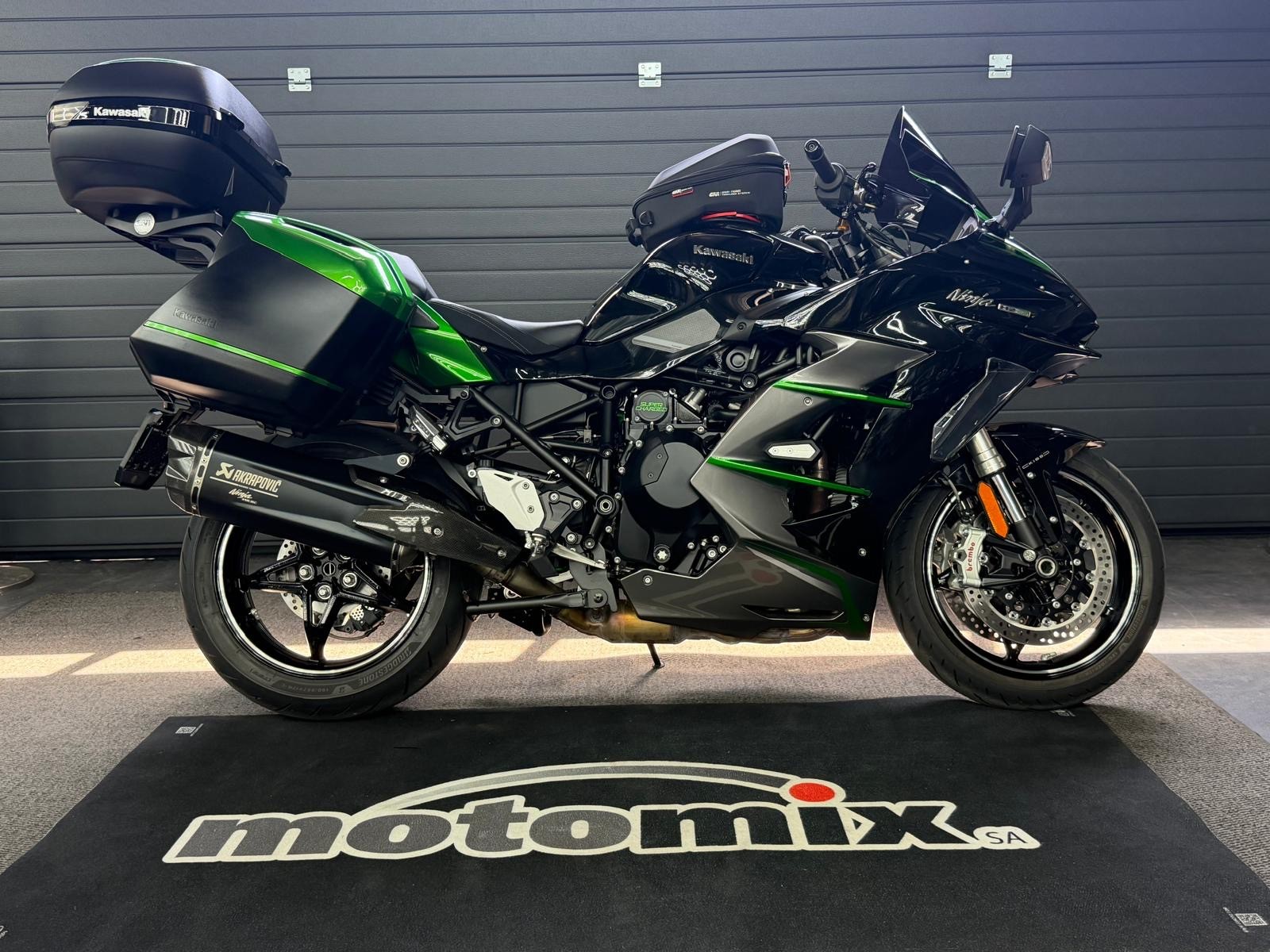 KAWASAKI Ninja H2 SX SE Performance Tourer-showroom-element-2