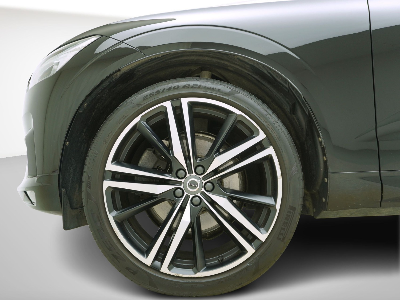 VOLVO XC60 2.0 B5 MH R-Design AWD-image-6