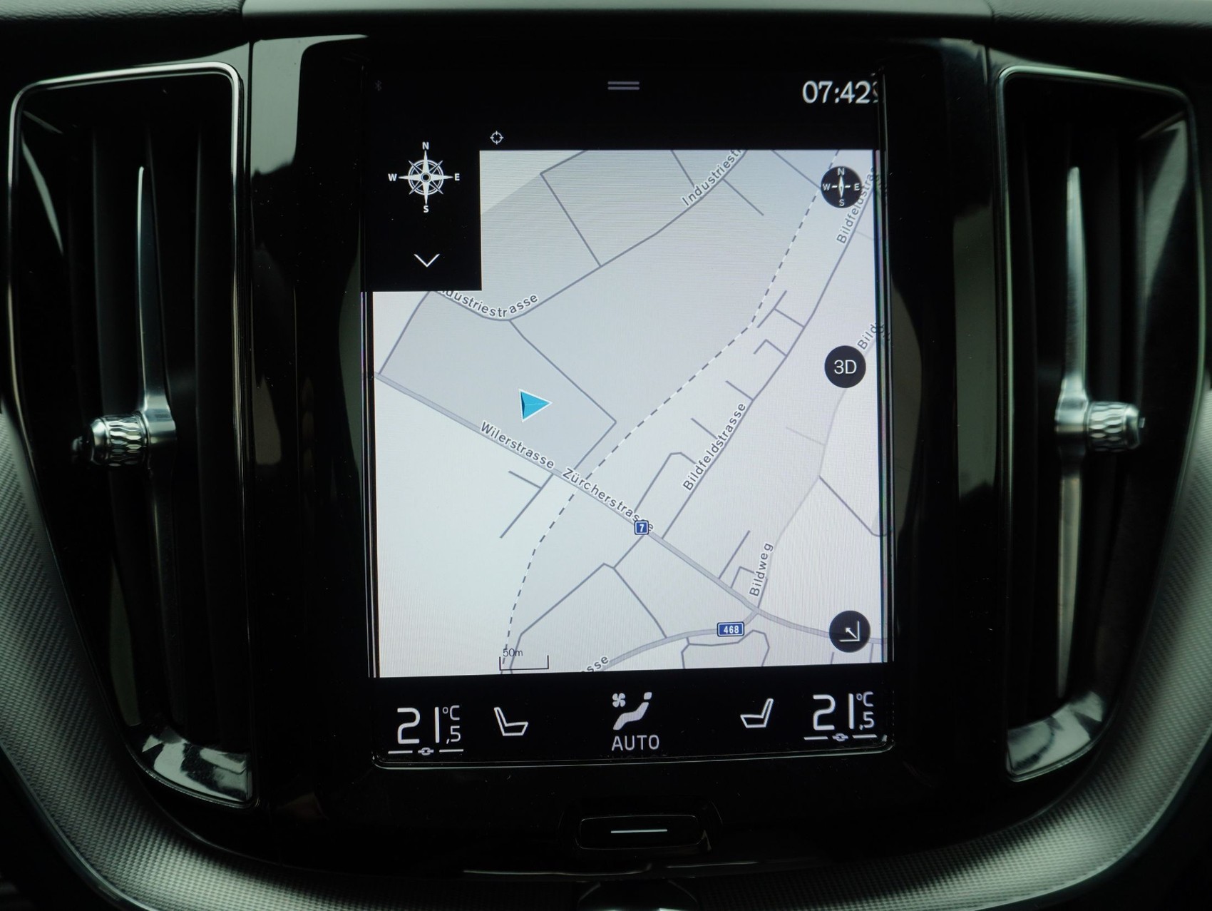 VOLVO XC60 2.0 B5 MH R-Design AWD-image-21