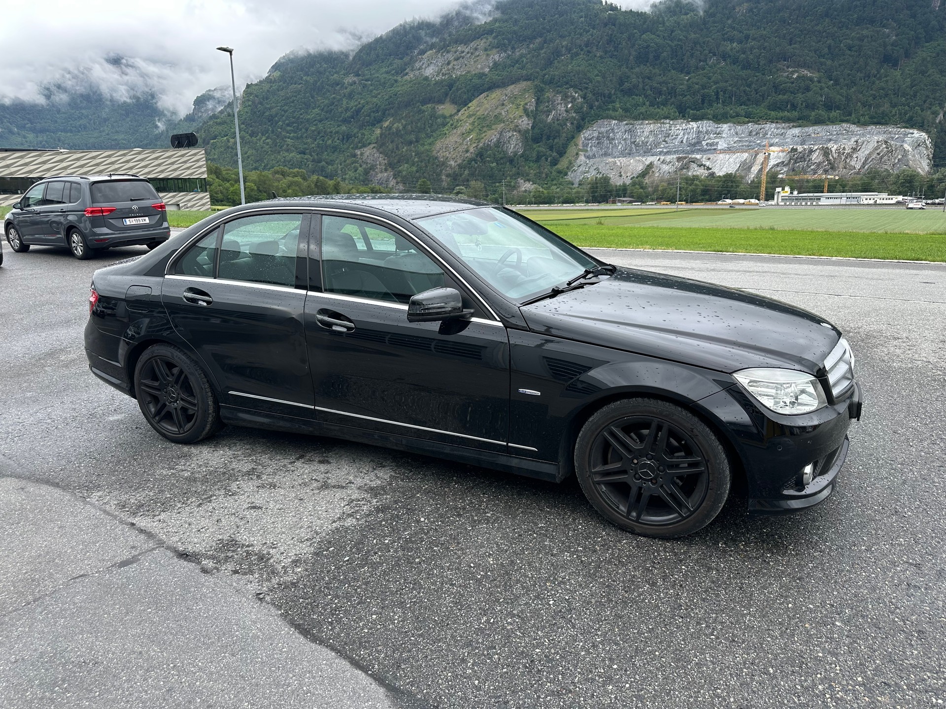 MERCEDES-BENZ C 180 CGI BlueEfficiency Elégance Automatic-image-7