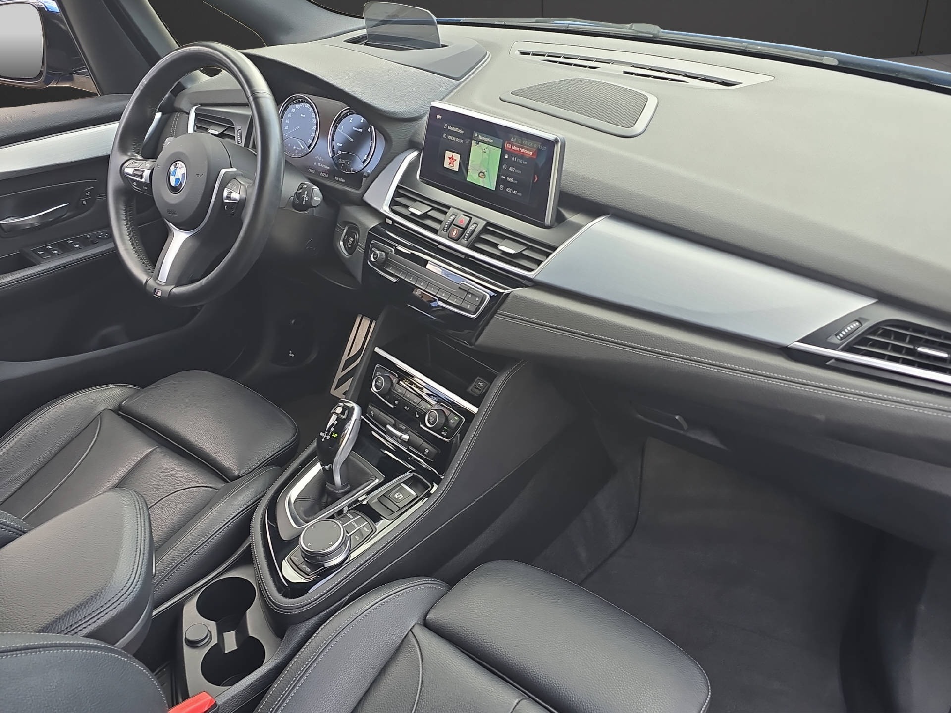 BMW 220d xDrive Active Tourer M Sport ** Frisch ab MFK & 12 Monate GARANTIE **-image-8