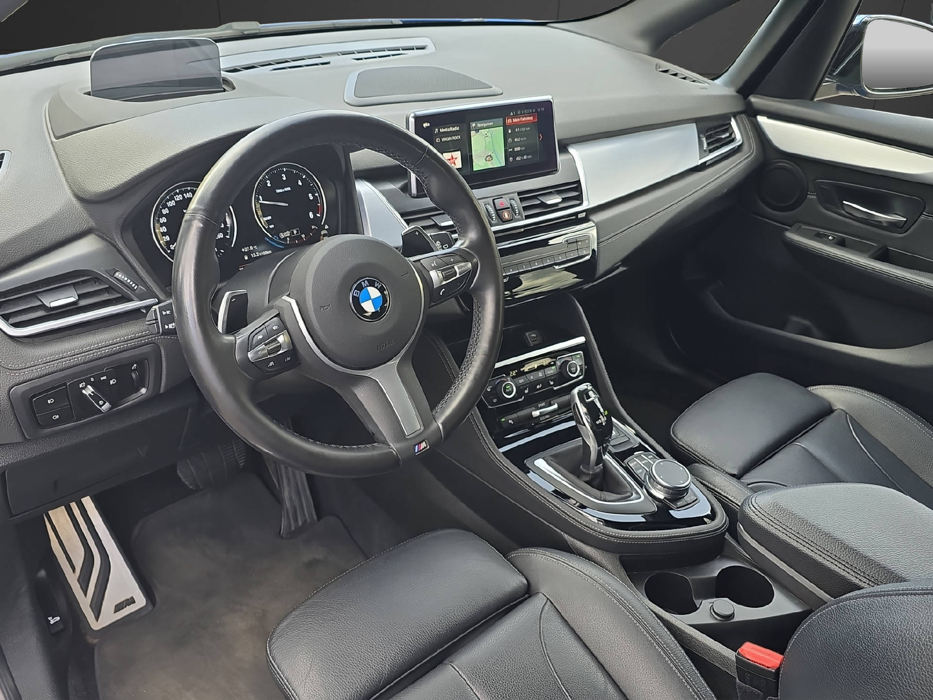BMW 220d xDrive Active Tourer M Sport ** Frisch ab MFK & 12 Monate GARANTIE **-image-5