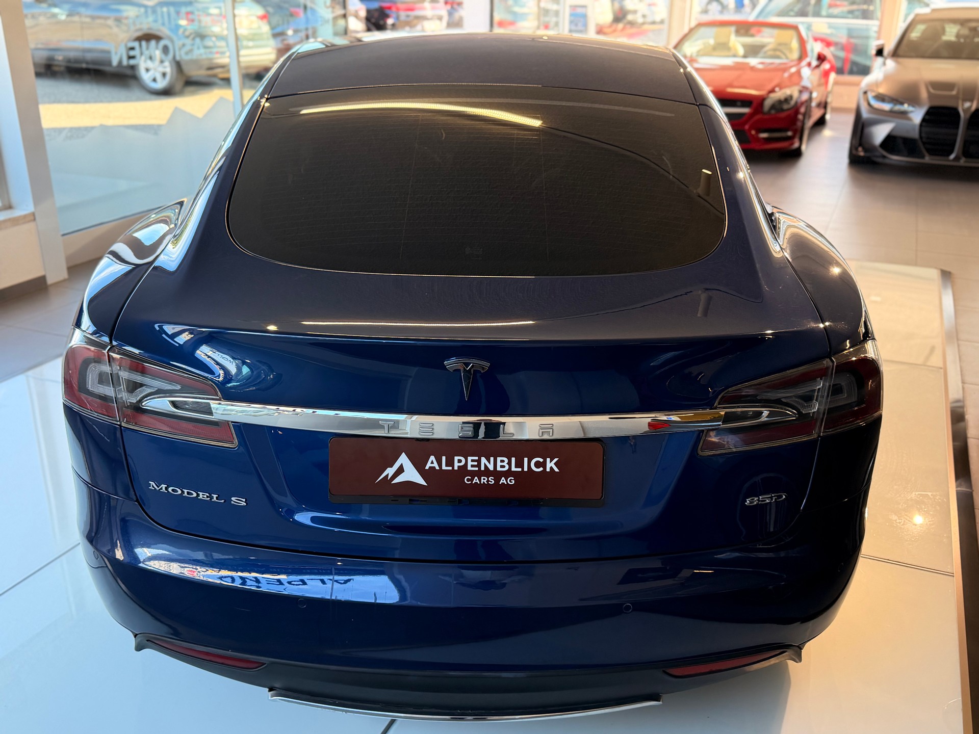 TESLA Model S 85 D-image-7