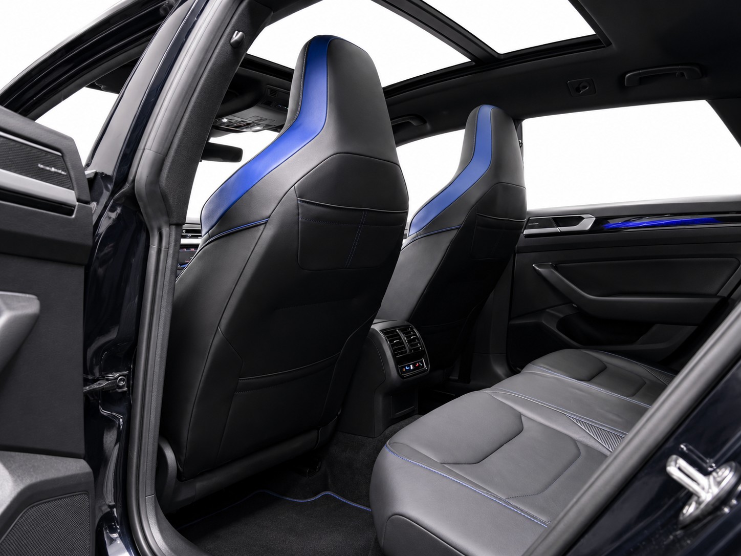 VW Arteon SB 2.0 TSI R 4Motion DSG * Panorama * AHK *Leder * Sportsitze * Harman/Kardon * Vollaustattung *-image-12